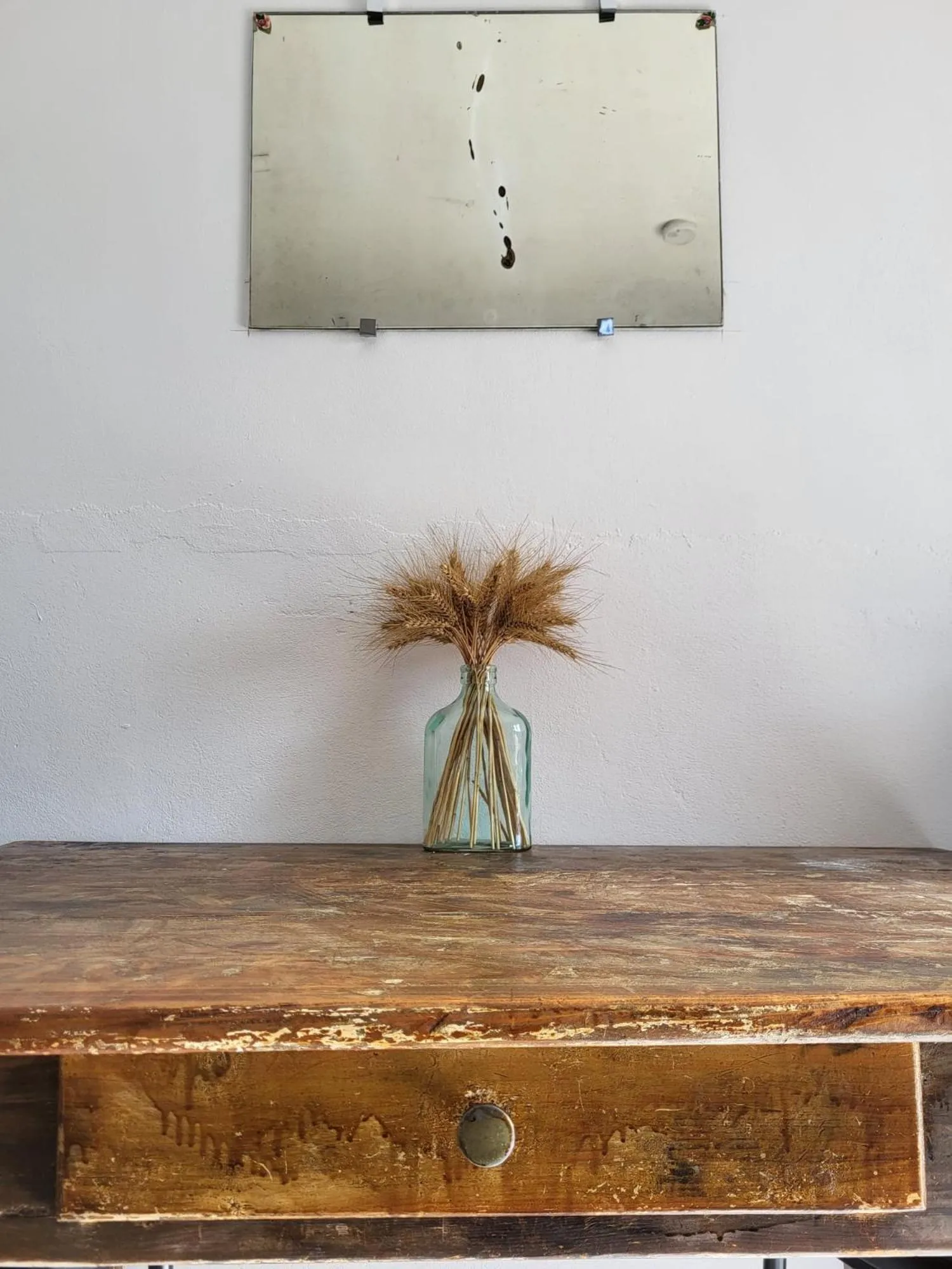 Decorative detail in Abrivado Aimargues en petite camargue, parking intérieur, wifi, jardin