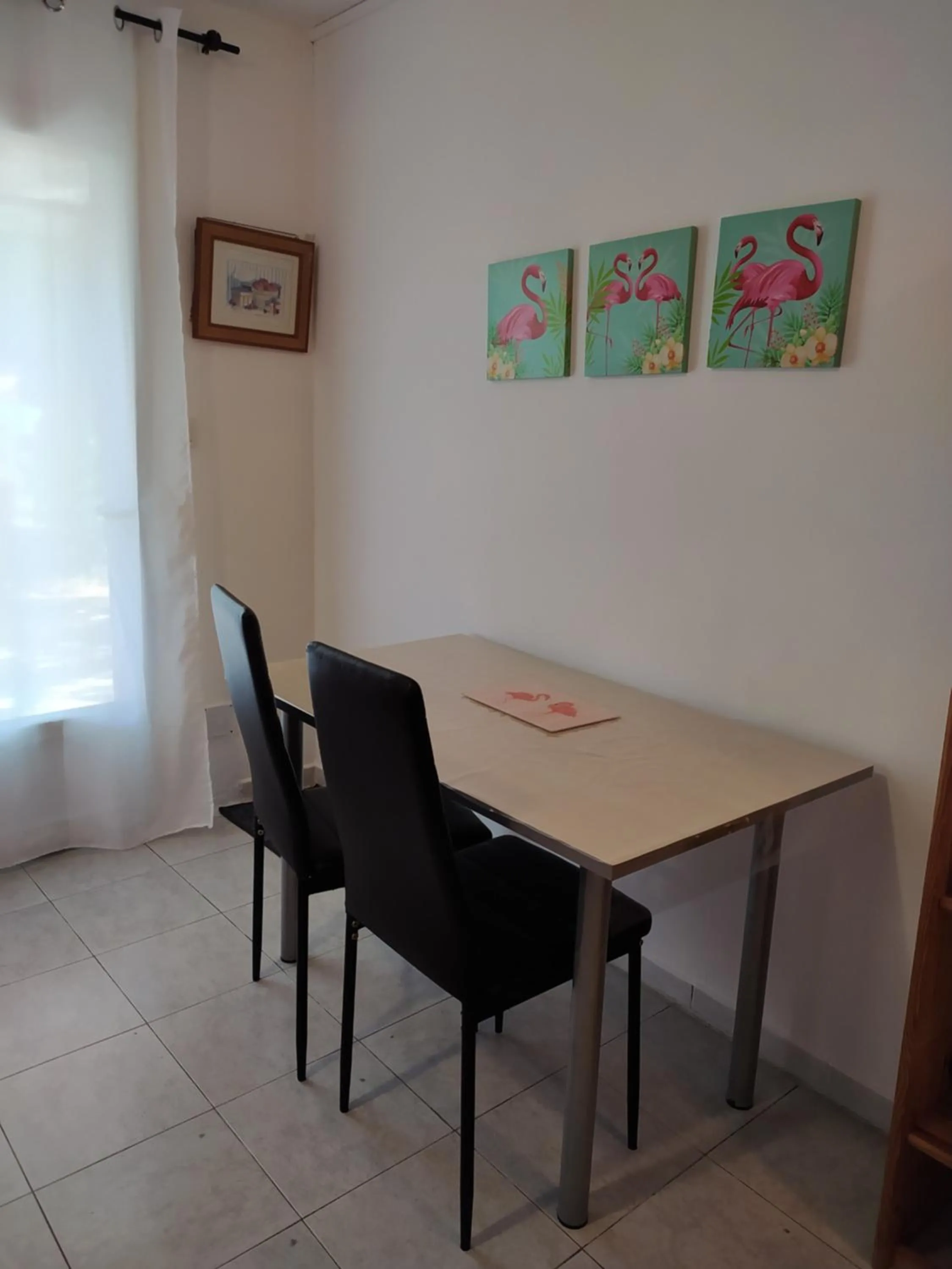 Dining area in Abrivado Aimargues en petite camargue, parking intérieur, wifi, jardin