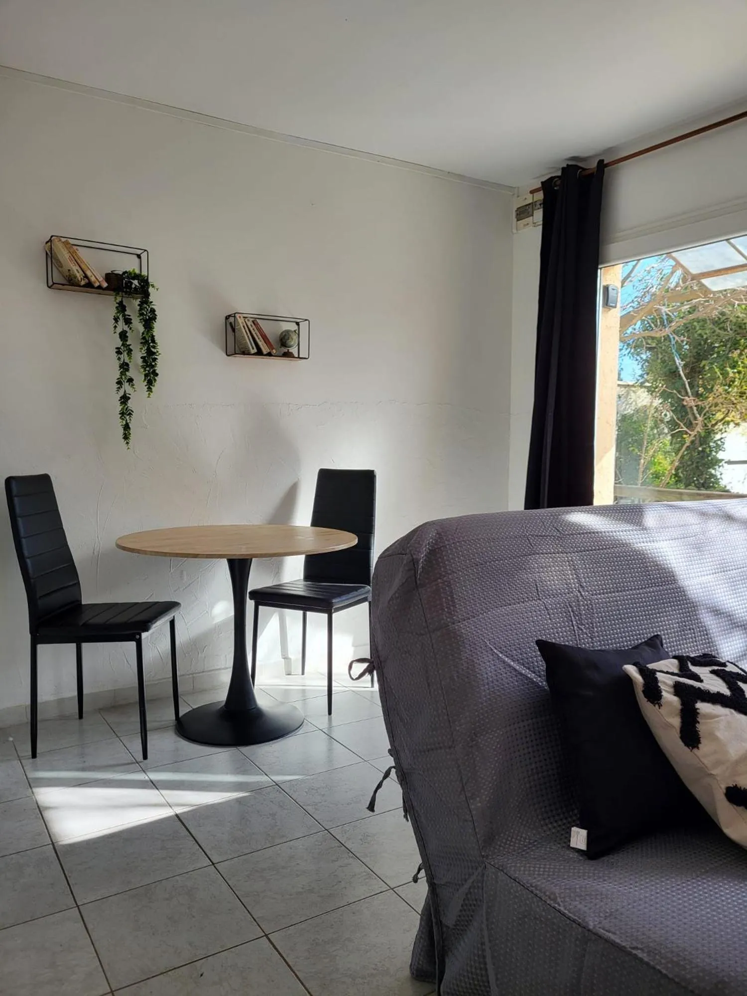Living room in Abrivado Aimargues en petite camargue, parking intérieur, wifi, jardin
