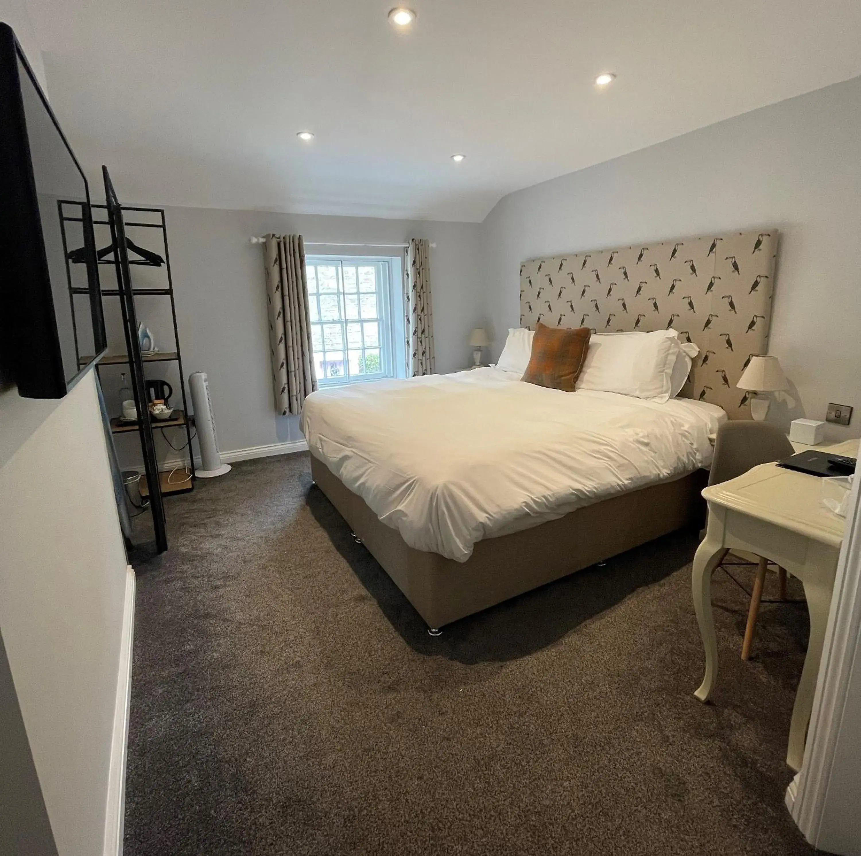 Standard Twin Room in 3 Millstones Inn Standard Twin Room in 3 Millstones Inn