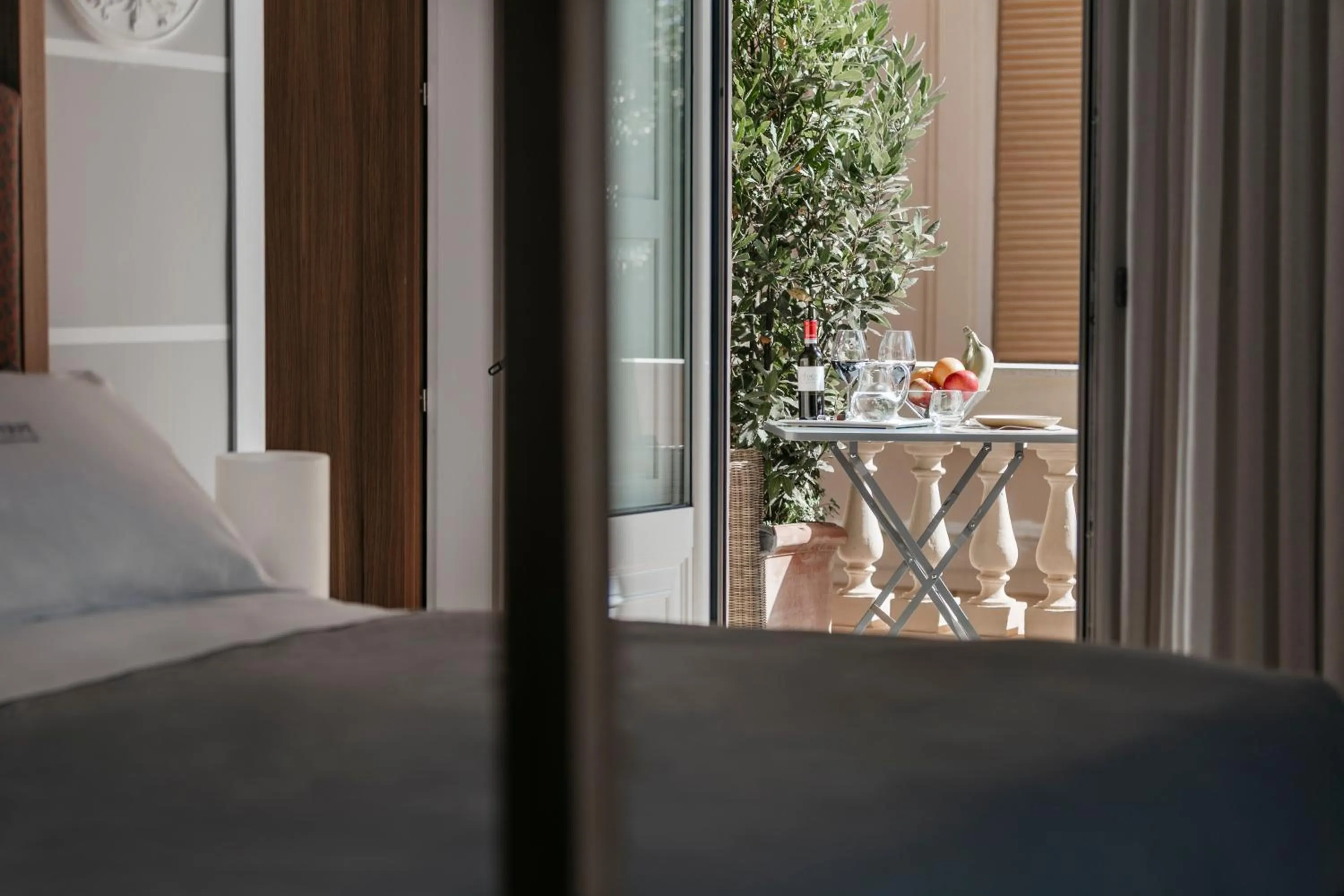 Balcony/Terrace, Bed in Euterpe LHT