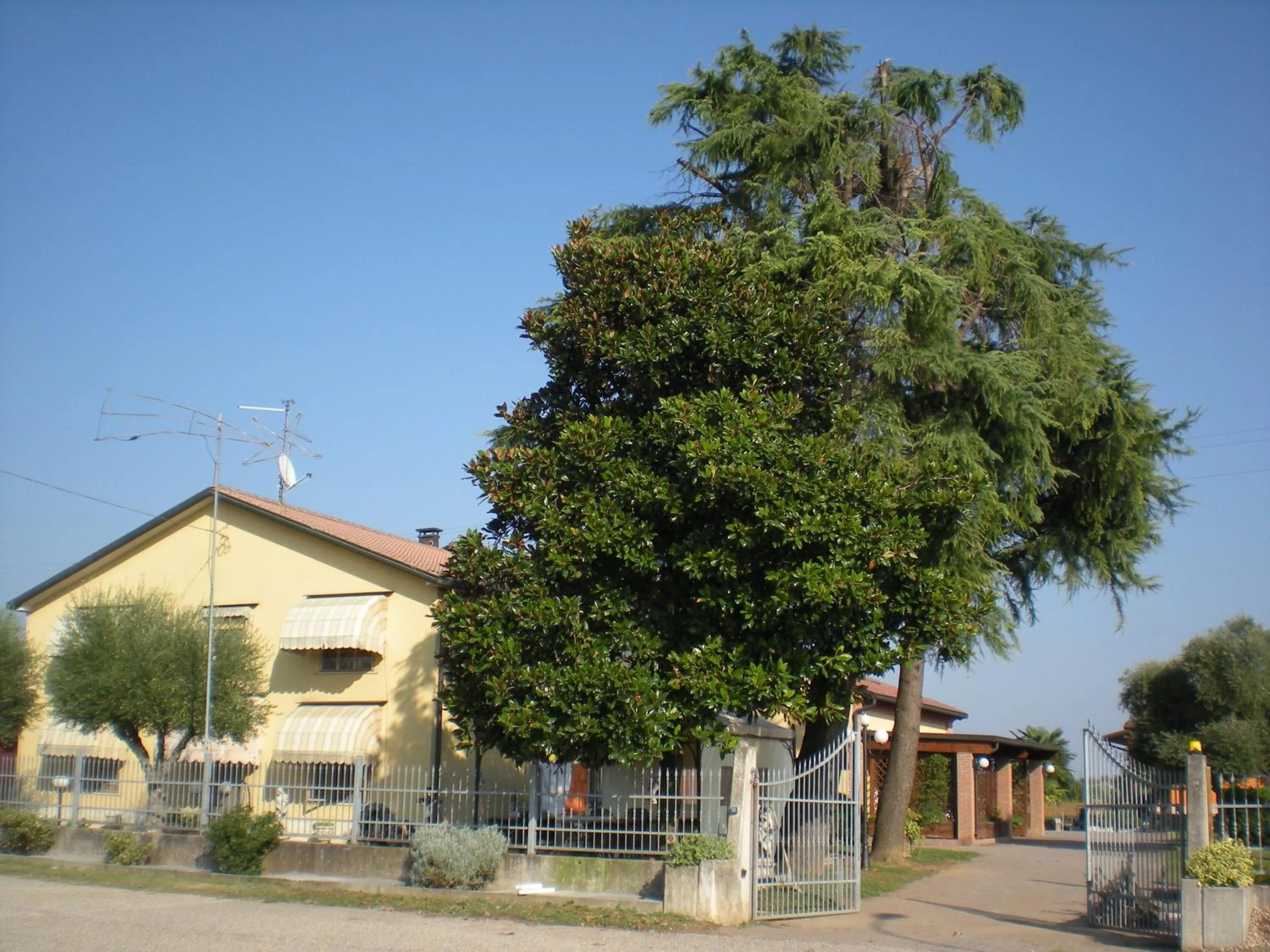 Property building in Camere Solidea