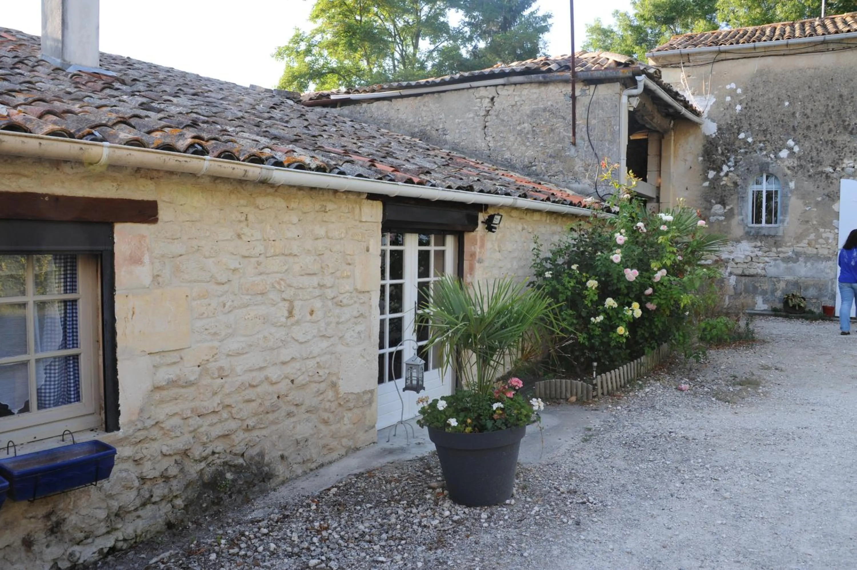 Facade/entrance in Les Demeures de la Laigne