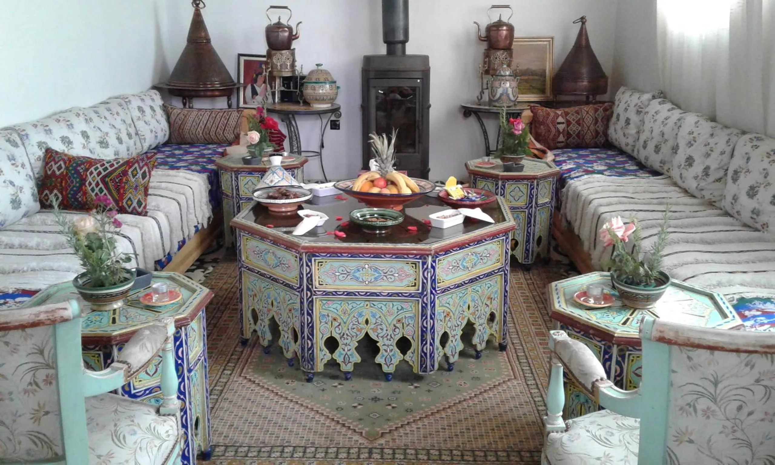 Communal lounge/ TV room in Villa Pomme d'Or