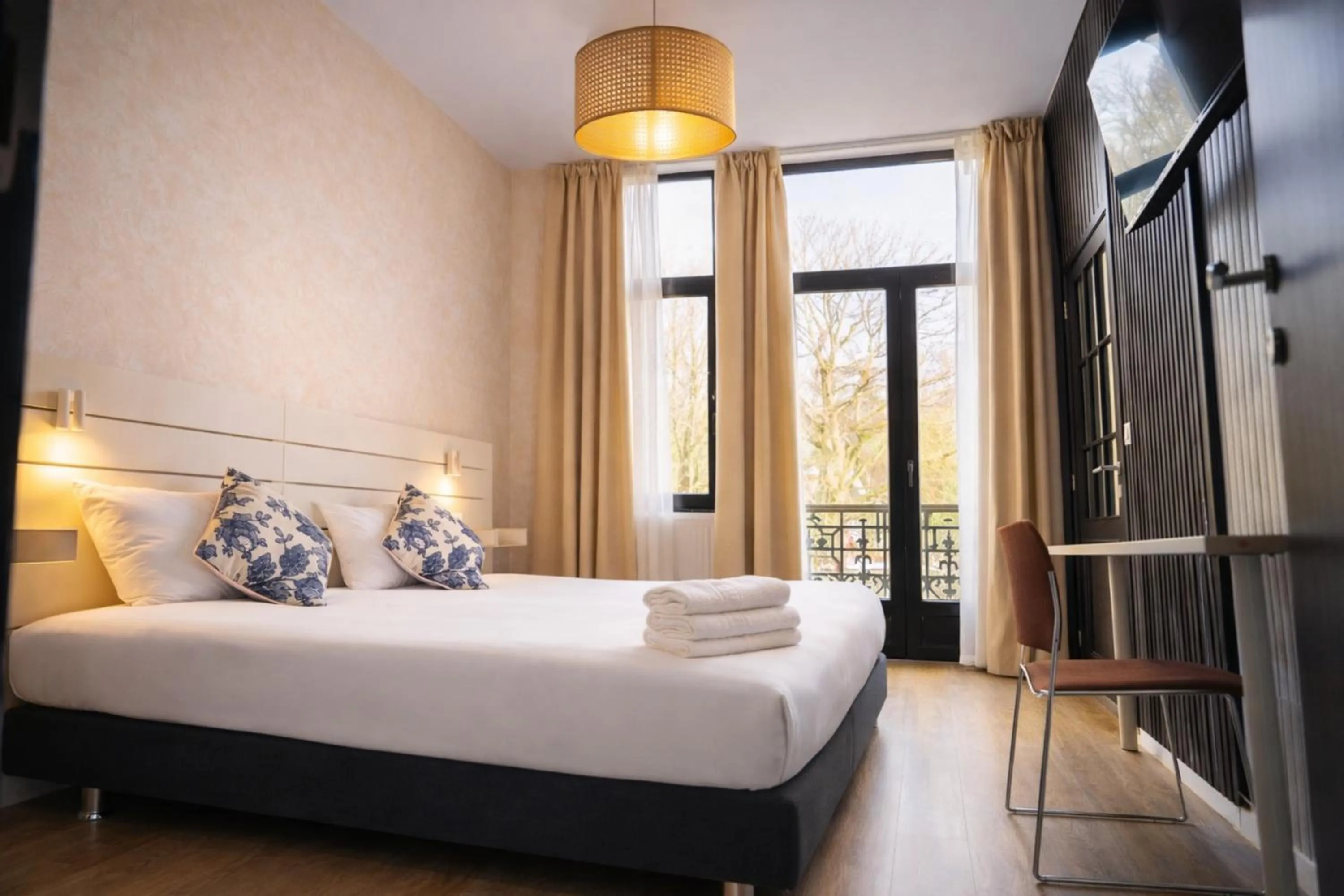 Bed in Hotel Le Centenaire Brussels Expo