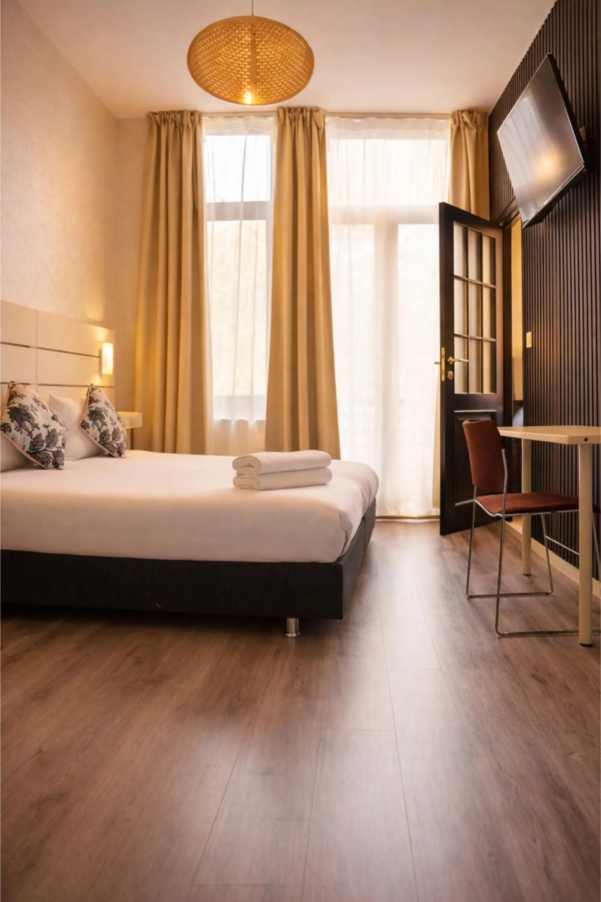 Bed in Hotel Le Centenaire Brussels Expo