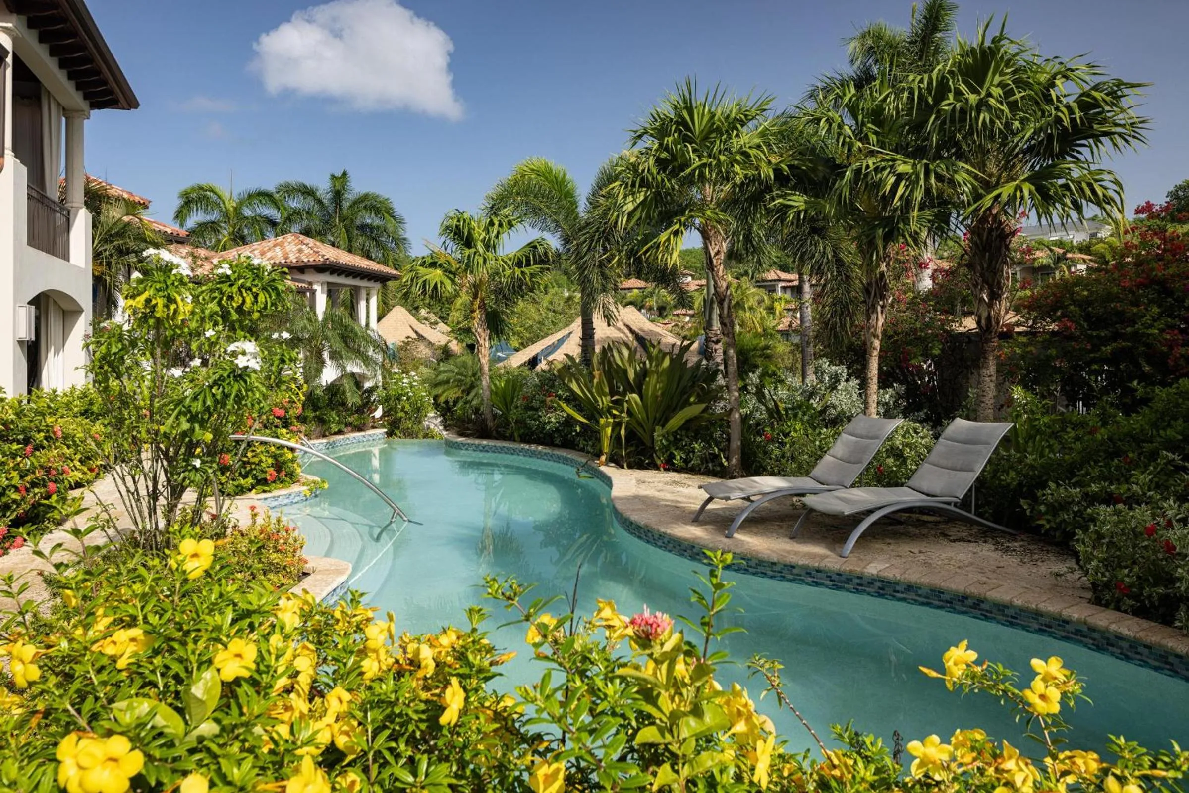 Swimming pool in Sandals Grenada All Inclusive - Couples Only