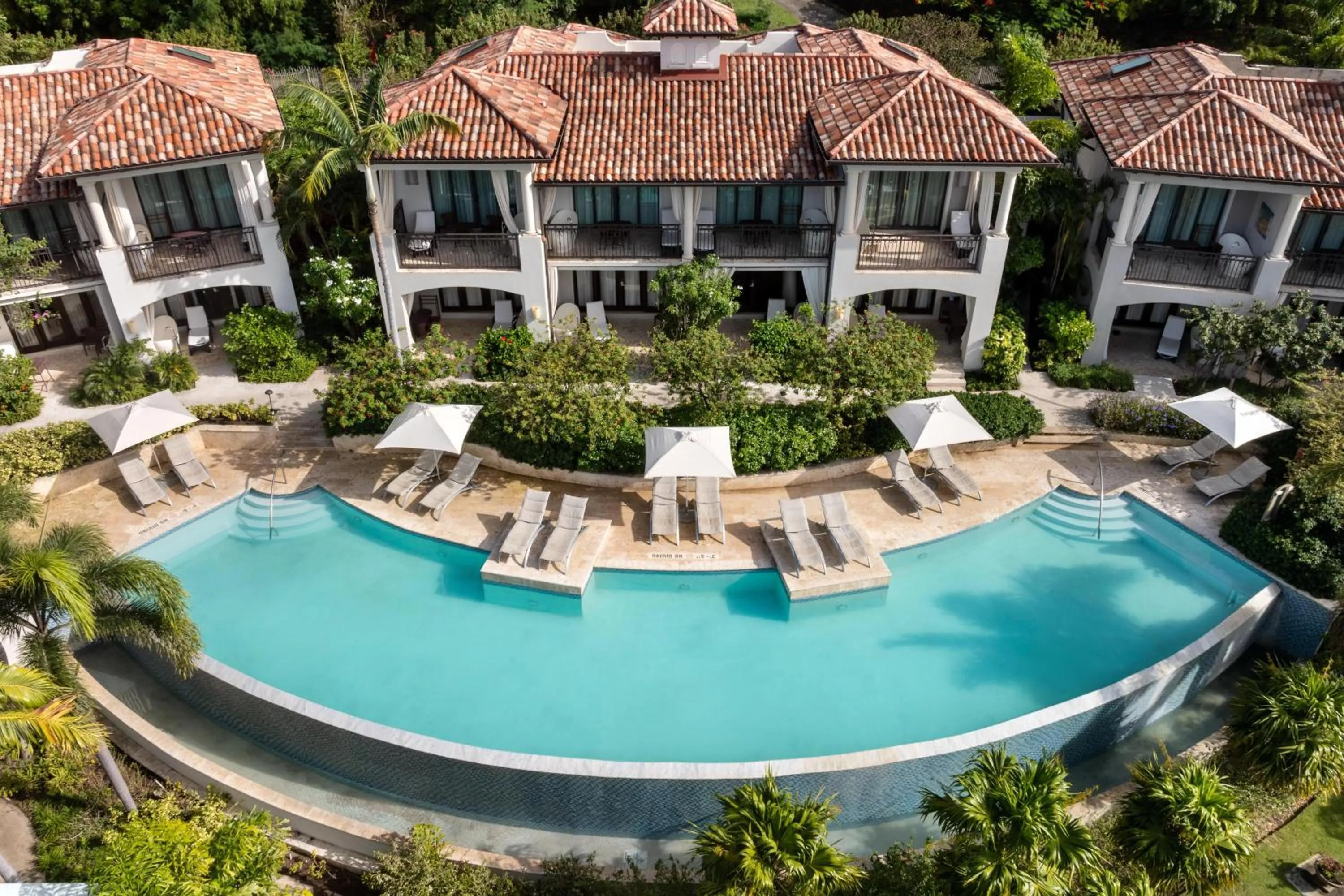 Swimming pool in Sandals Grenada All Inclusive - Couples Only