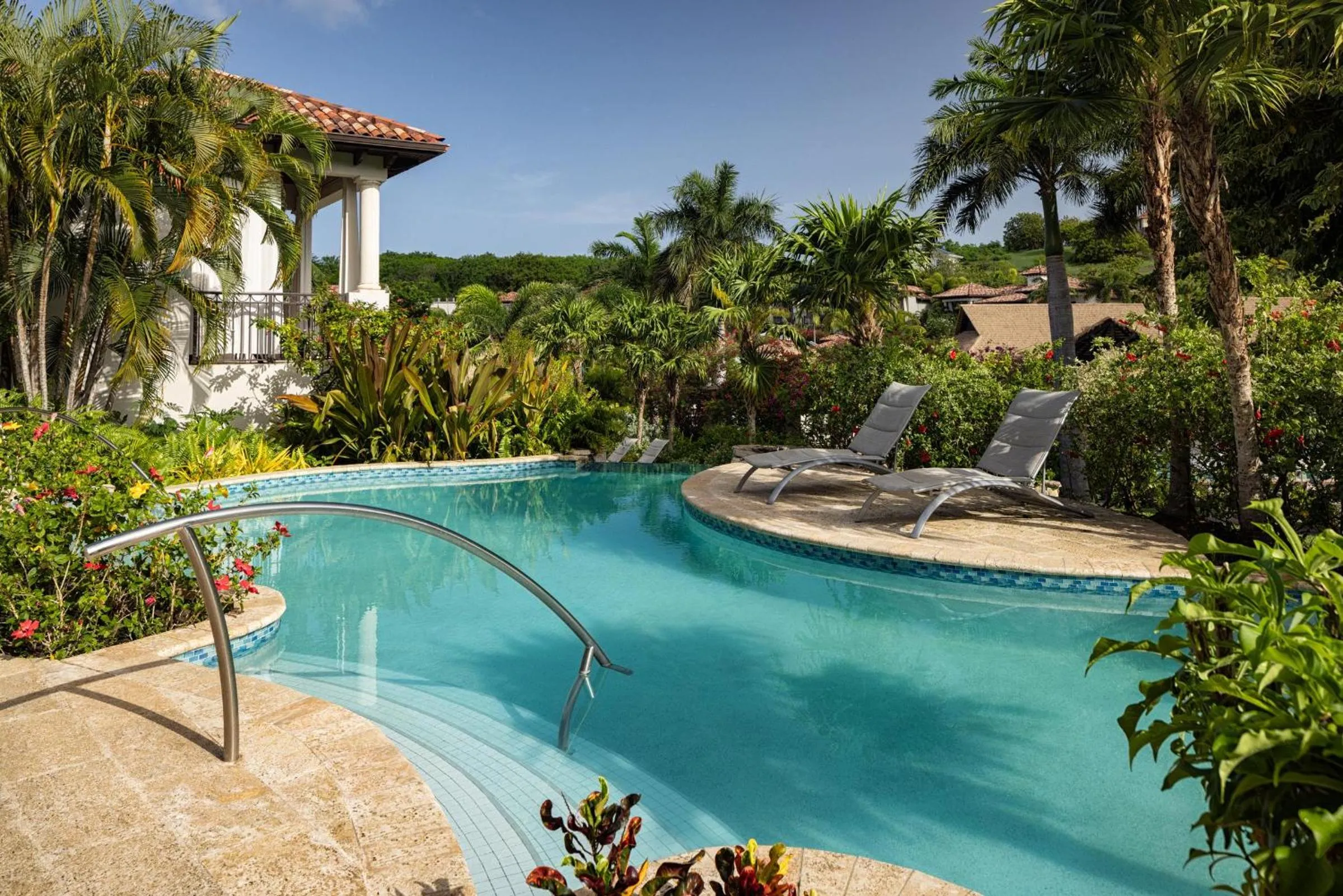 Swimming pool in Sandals Grenada All Inclusive - Couples Only