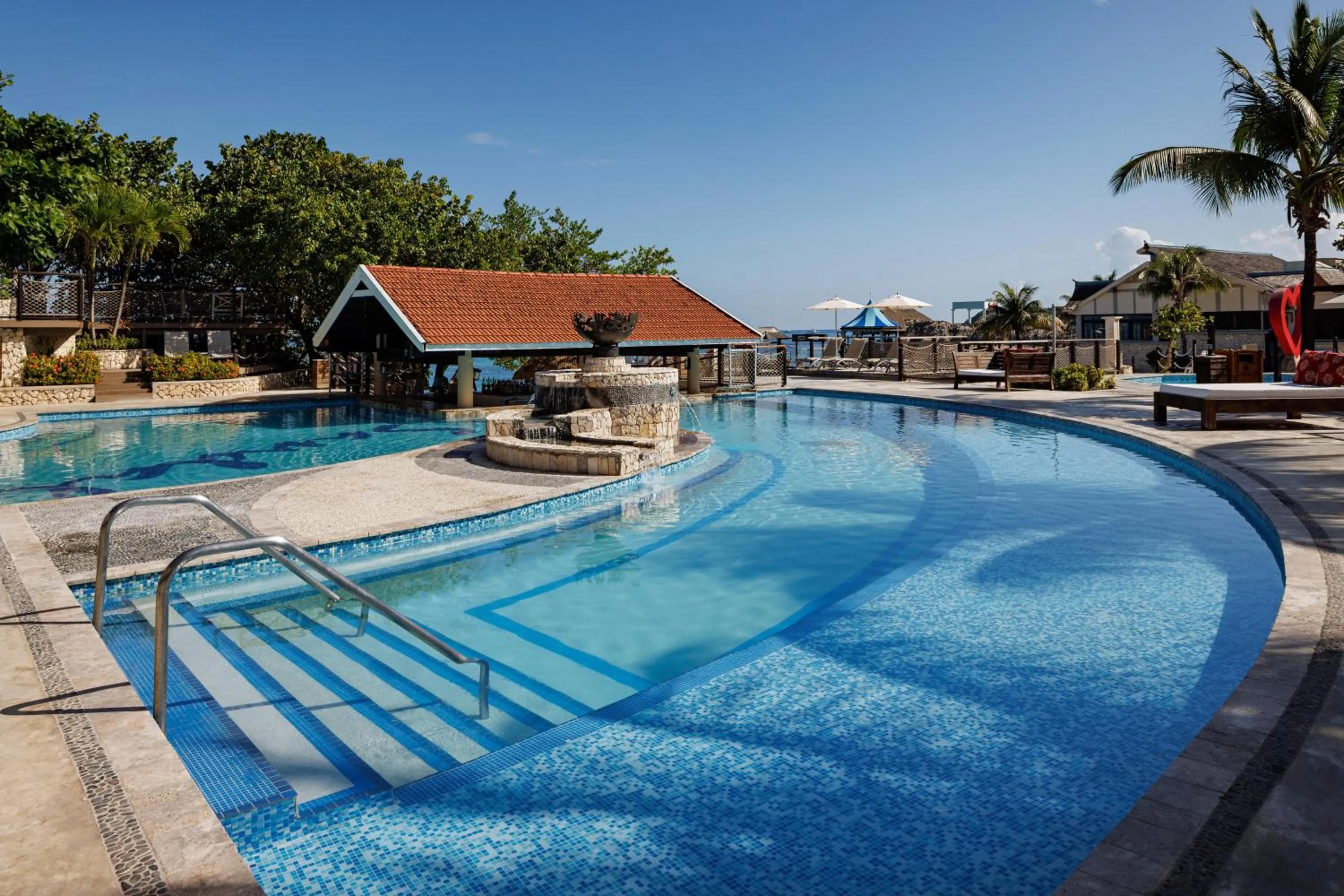 Swimming pool in Sandals Ochi Beach All Inclusive Resort - Couples Only