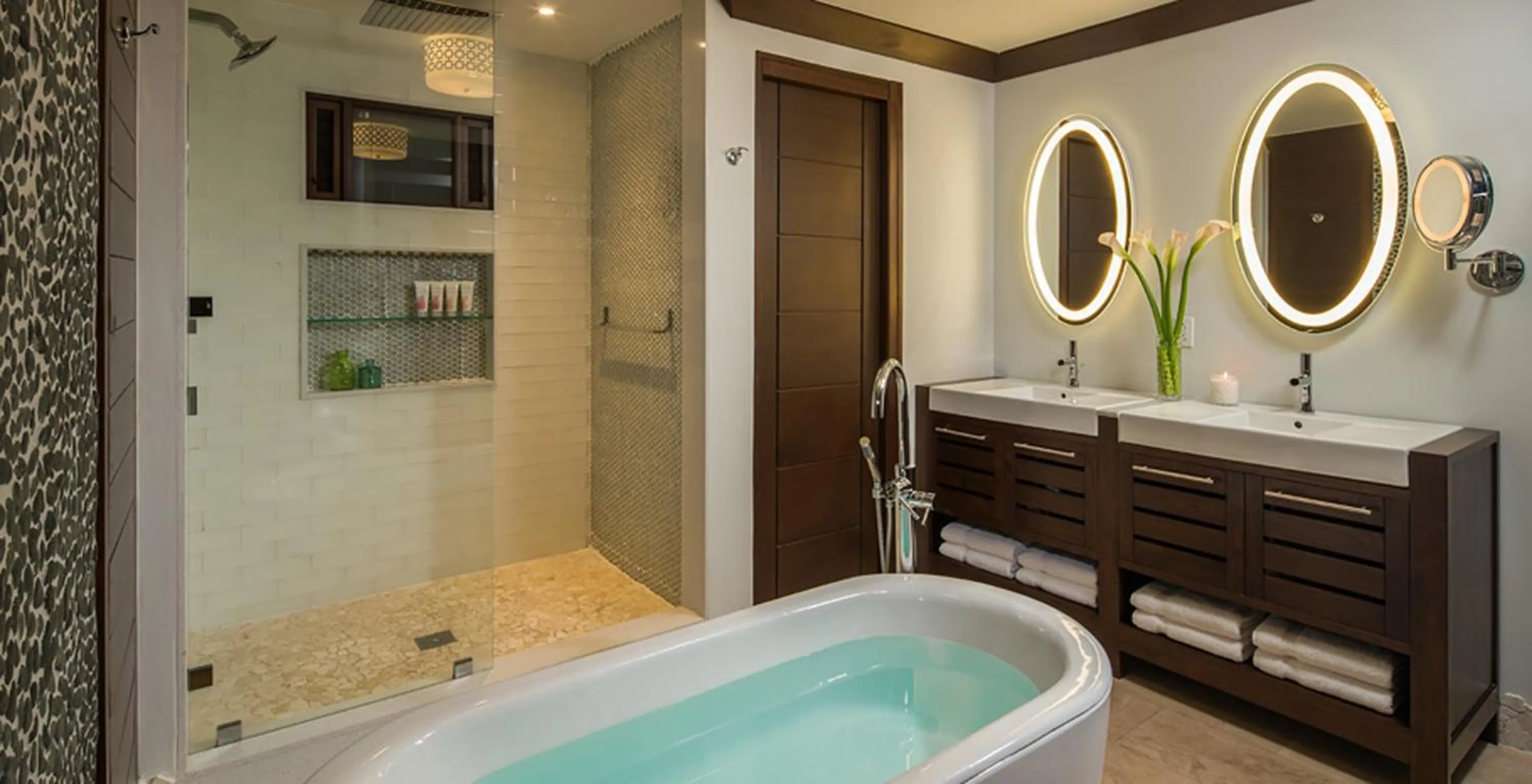 Crystal Lagoon Club Level Luxury Honeymoon Suite with Balcony Tranquility Soaking Tub in Sandals Barbados All Inclusive - Couples Only