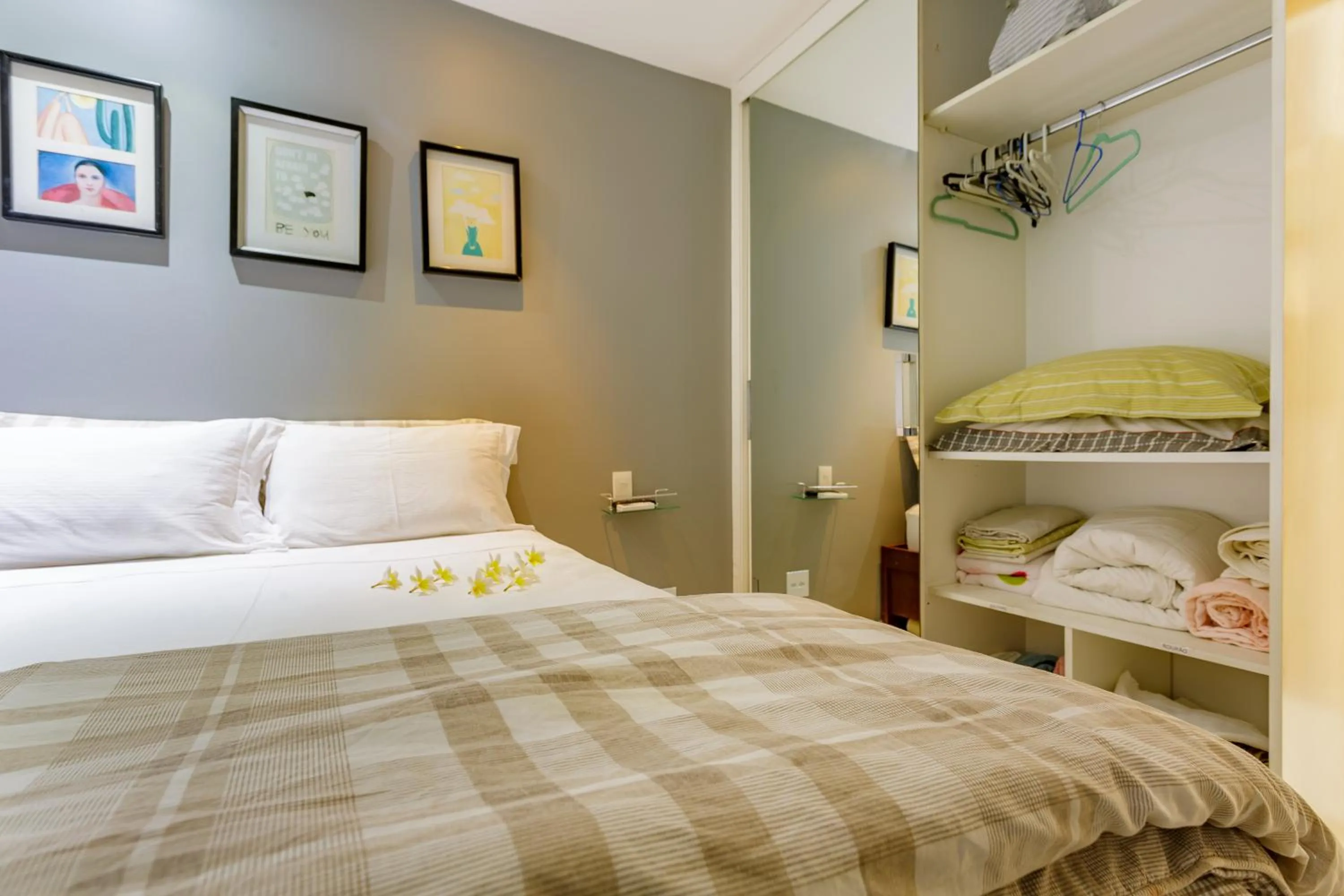 Bedroom, Bed in Premier Residence