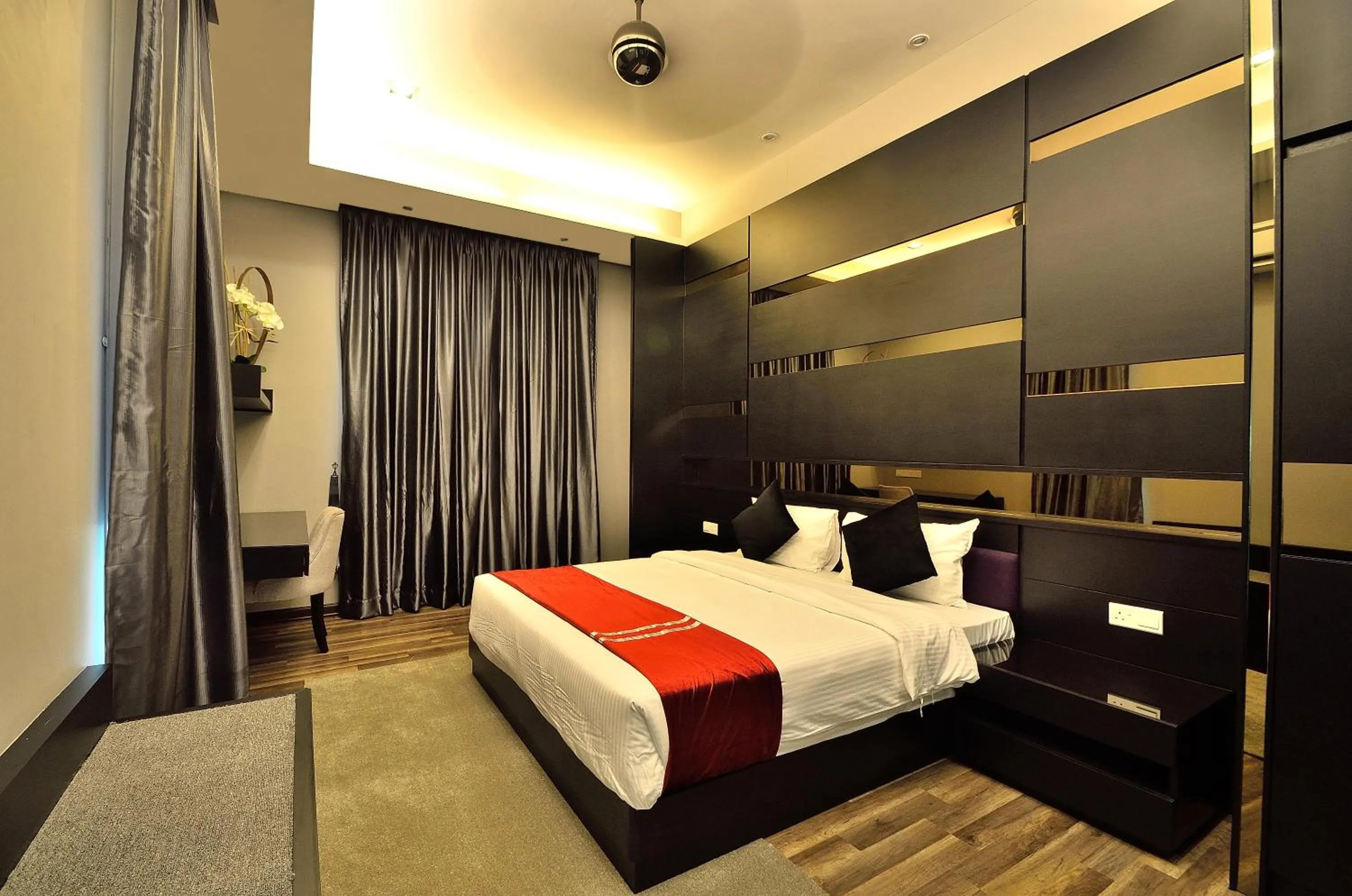 Bed in Violet Luxury Service Villa