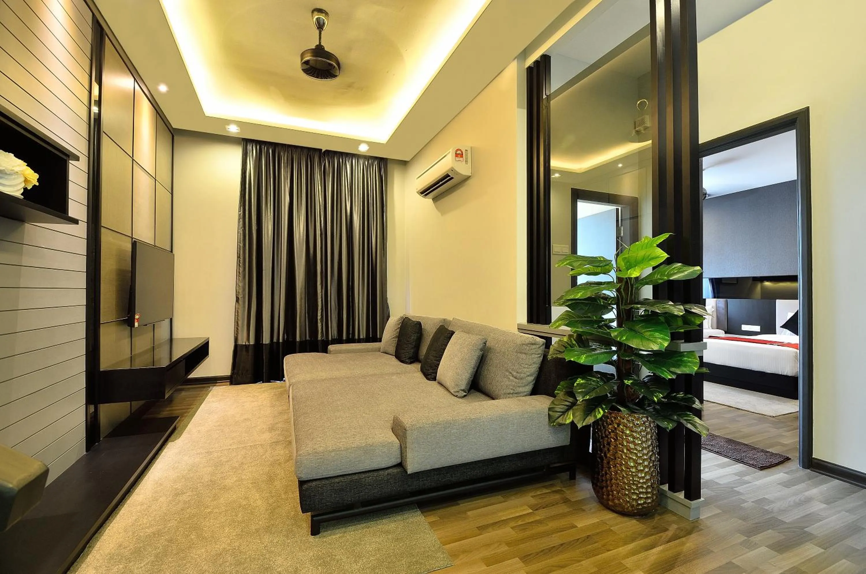 Violet Luxury Service Villa