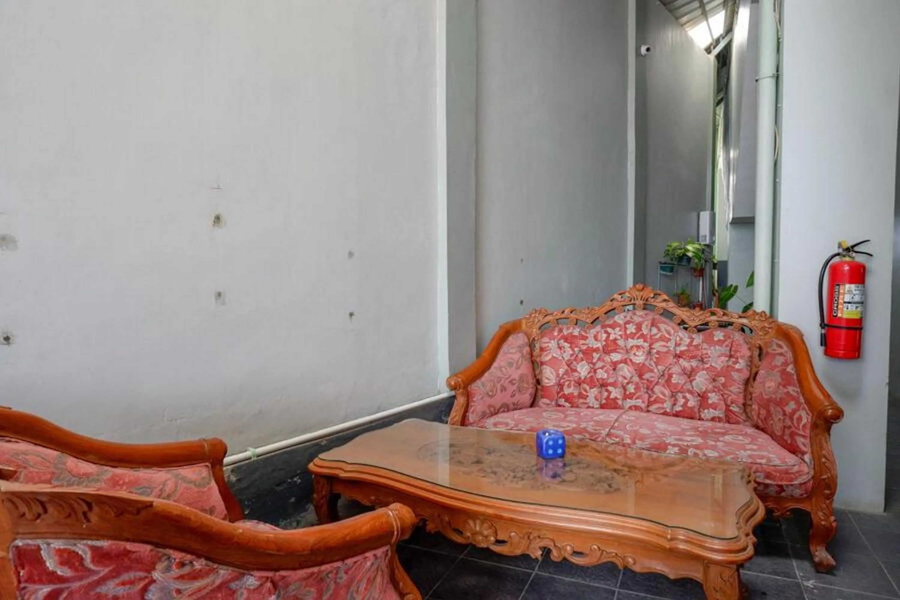 Seating area in Urbanview Hotel Double Tree near RSUD Margono Purwokerto