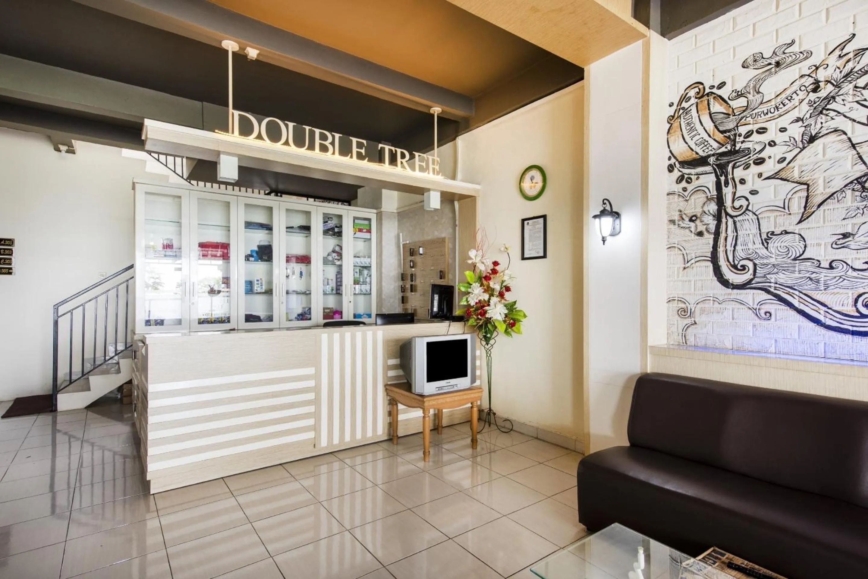 Lobby or reception in Capital O 92295 Double Tree