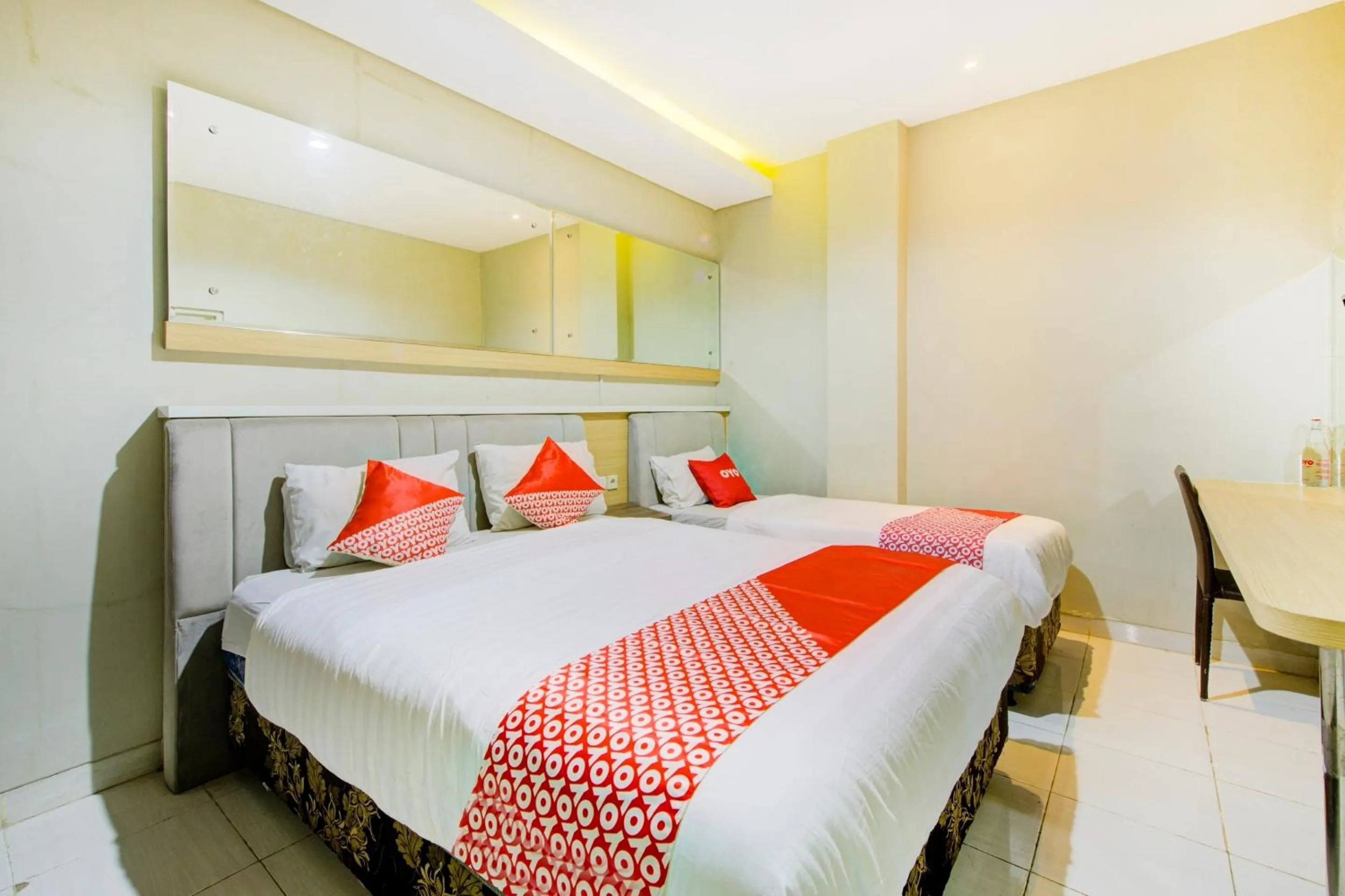 Bedroom in Capital O 92295 Double Tree