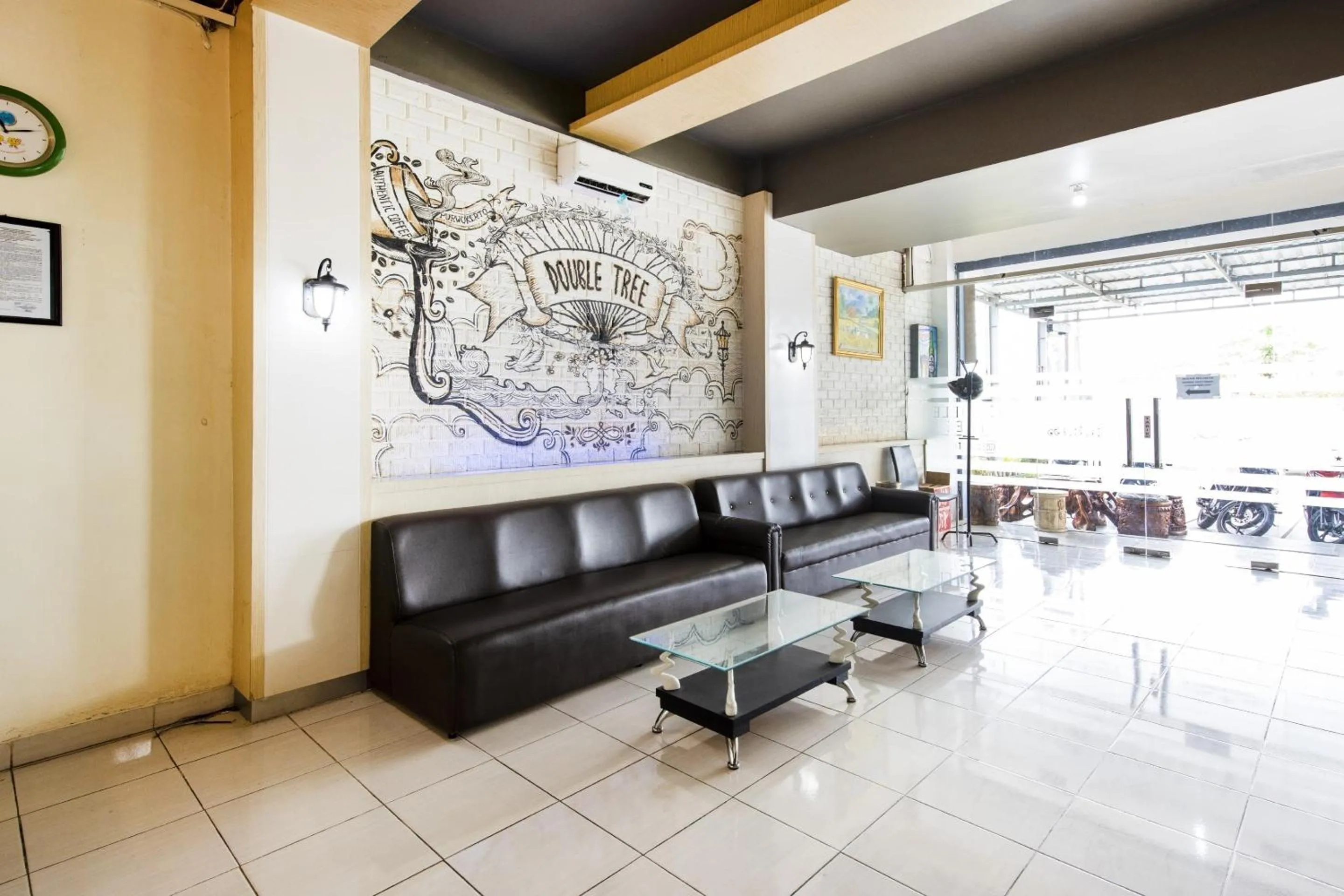 Lobby or reception in Capital O 92295 Double Tree