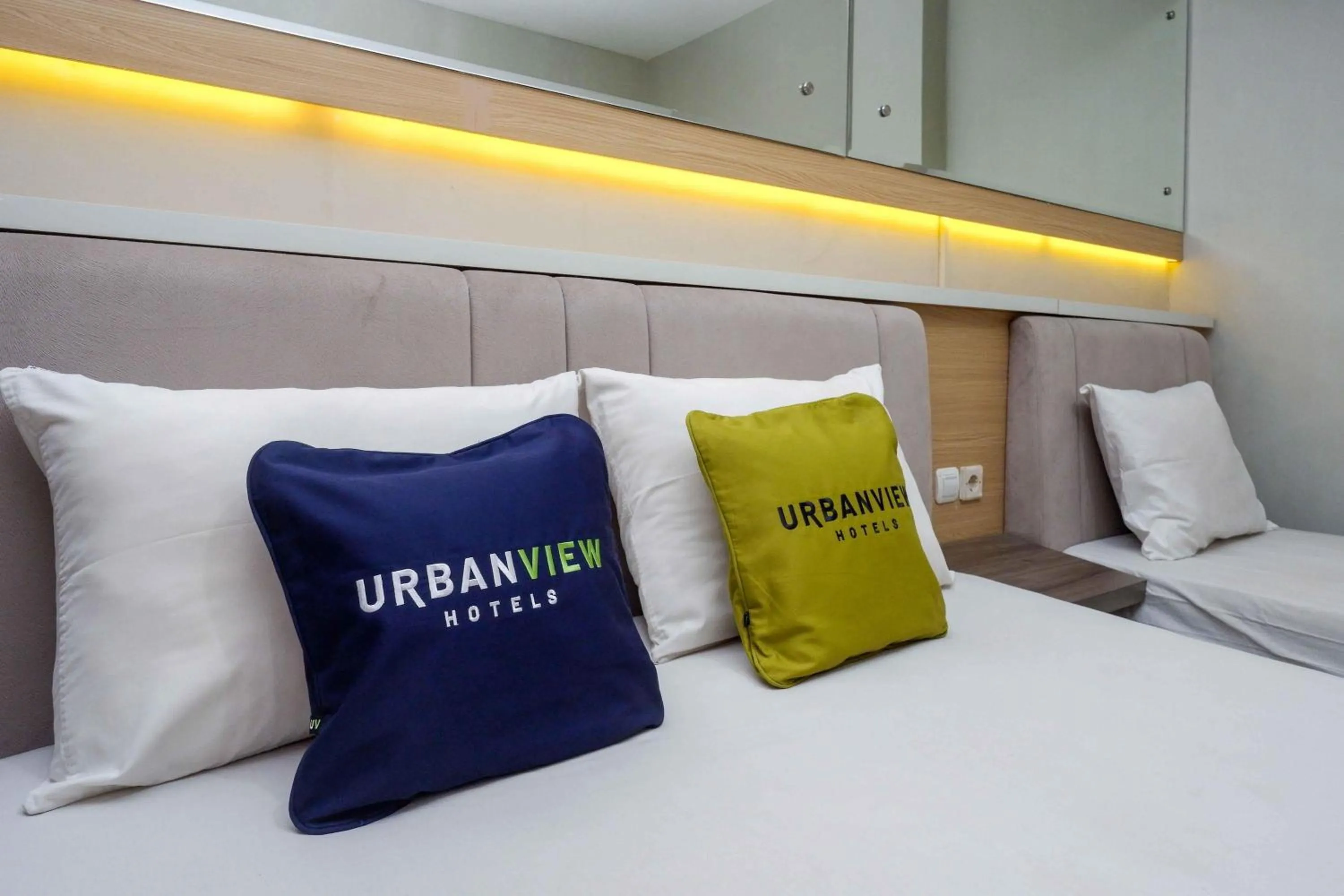 Bedroom, Bed in Urbanview Hotel Double Tree near RSUD Margono Purwokerto