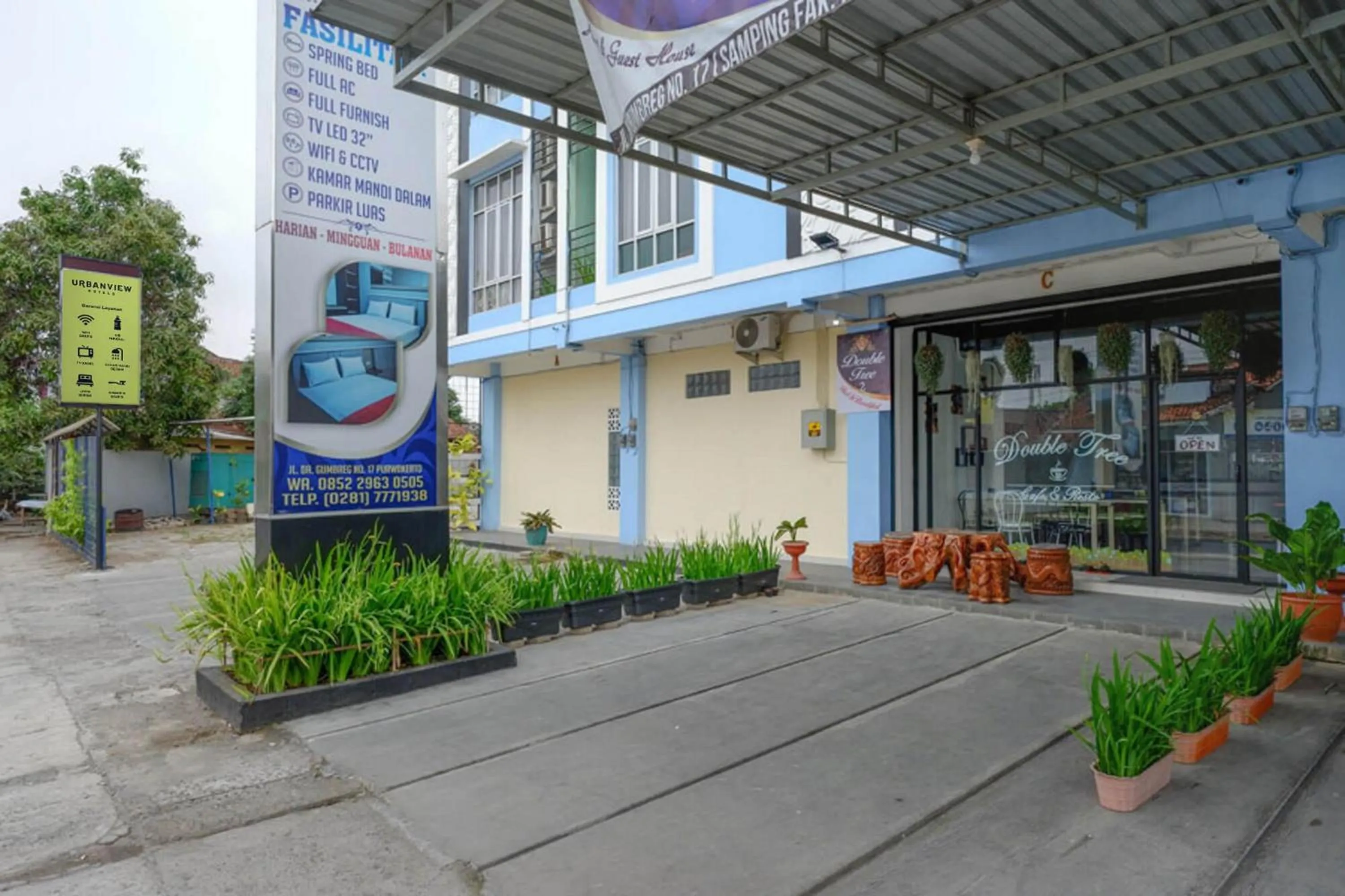 Facade/entrance in Urbanview Hotel Double Tree near RSUD Margono Purwokerto