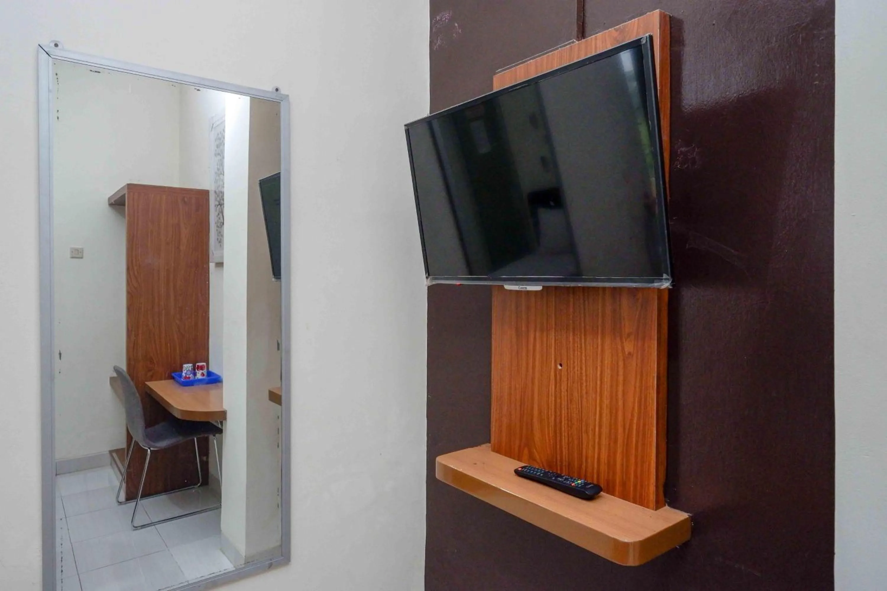 TV and multimedia in Urbanview Hotel Double Tree near RSUD Margono Purwokerto
