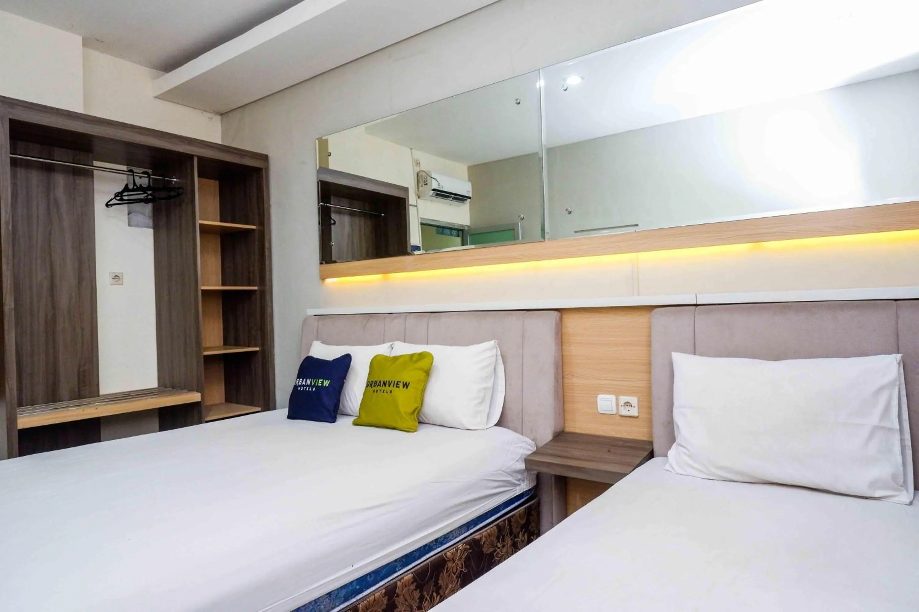 Bedroom, Bed in Urbanview Hotel Double Tree near RSUD Margono Purwokerto