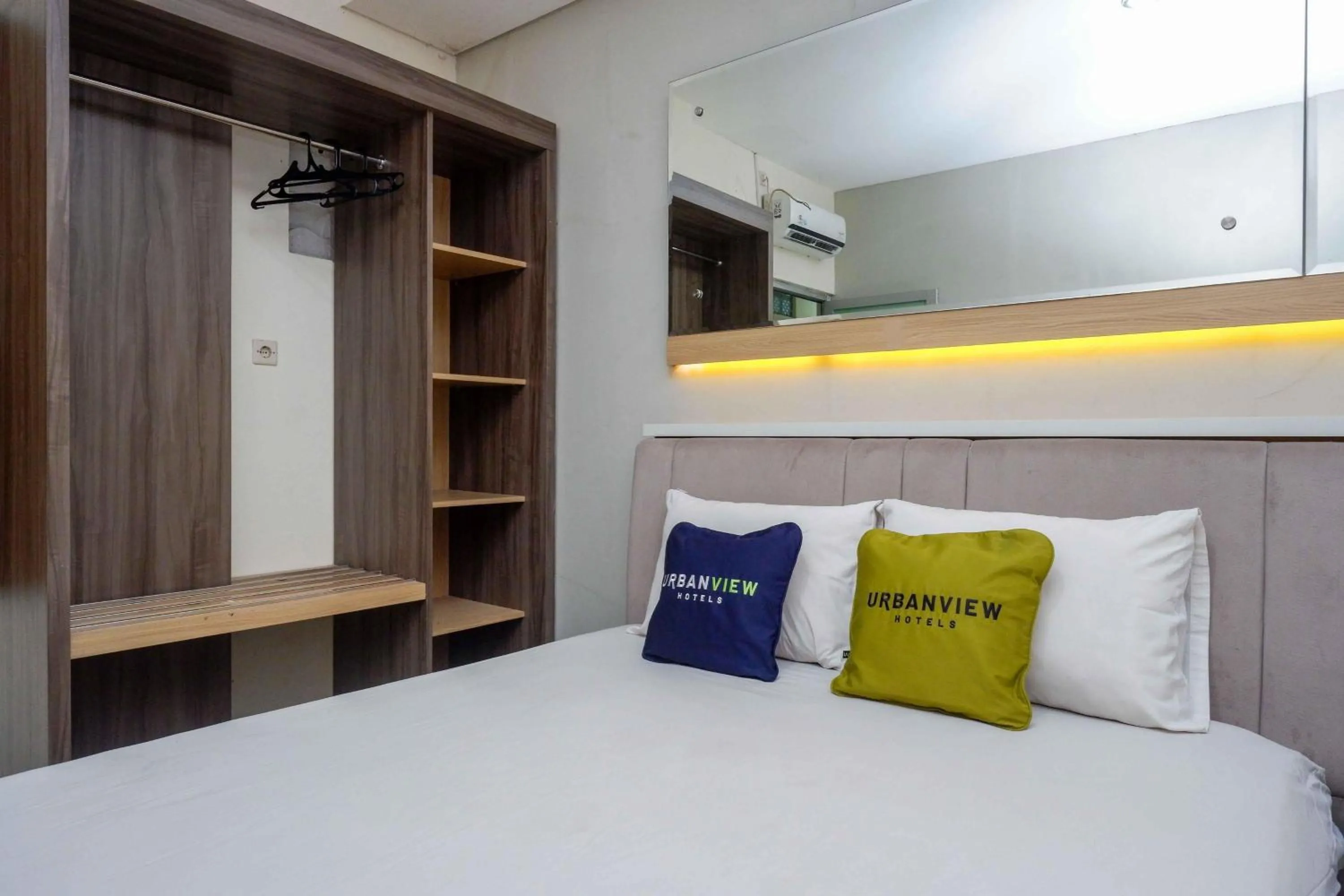 Bedroom, Bed in Urbanview Hotel Double Tree near RSUD Margono Purwokerto