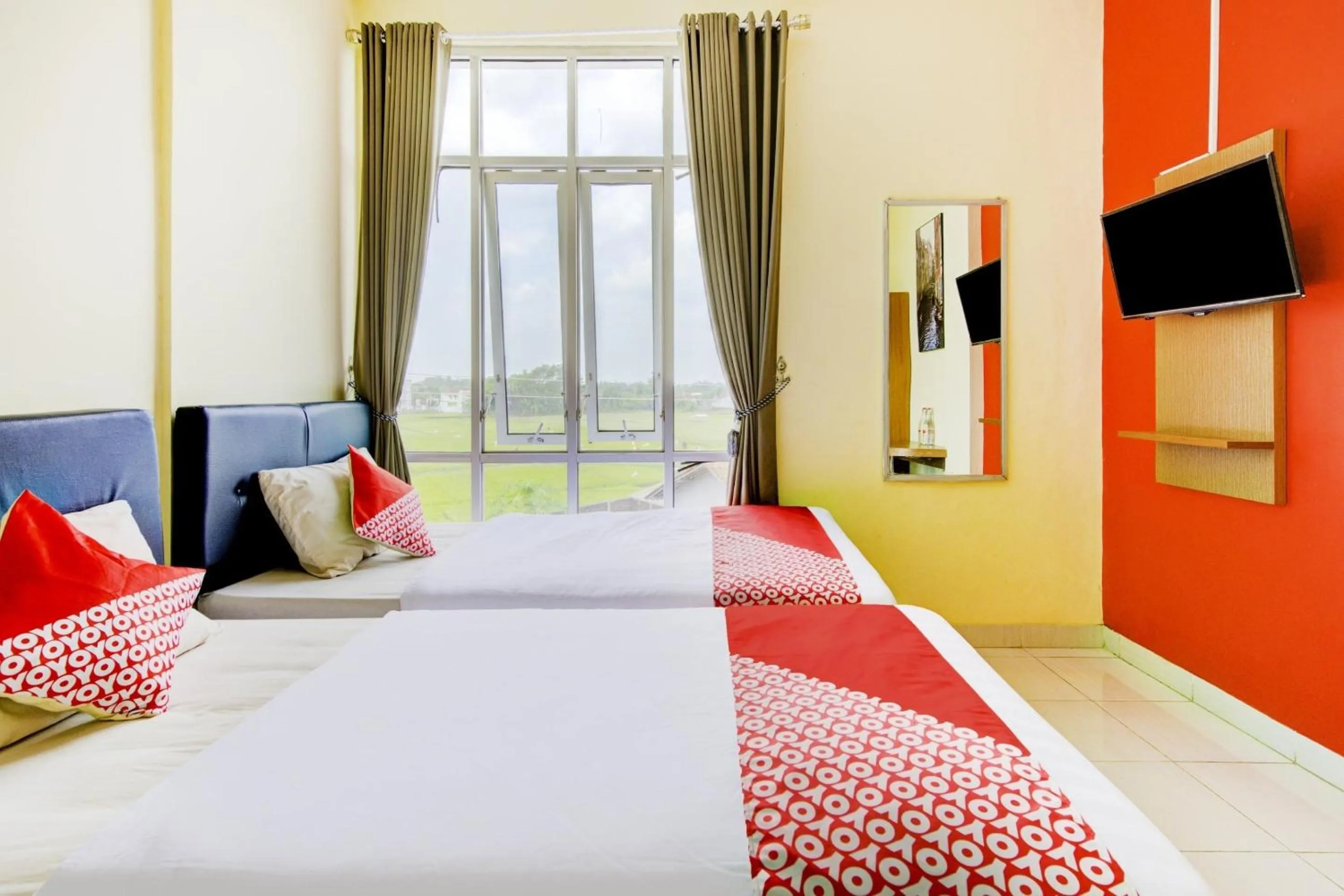 Bedroom in Capital O 92295 Double Tree