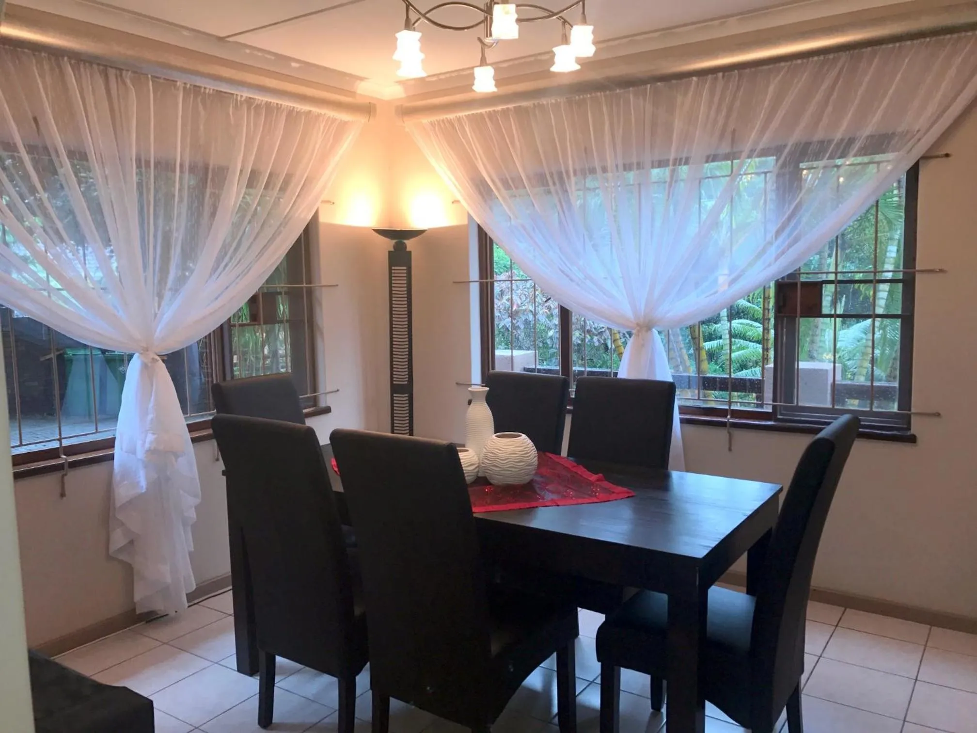 Dining area in Pelican's Nest Holiday Home St Lucia