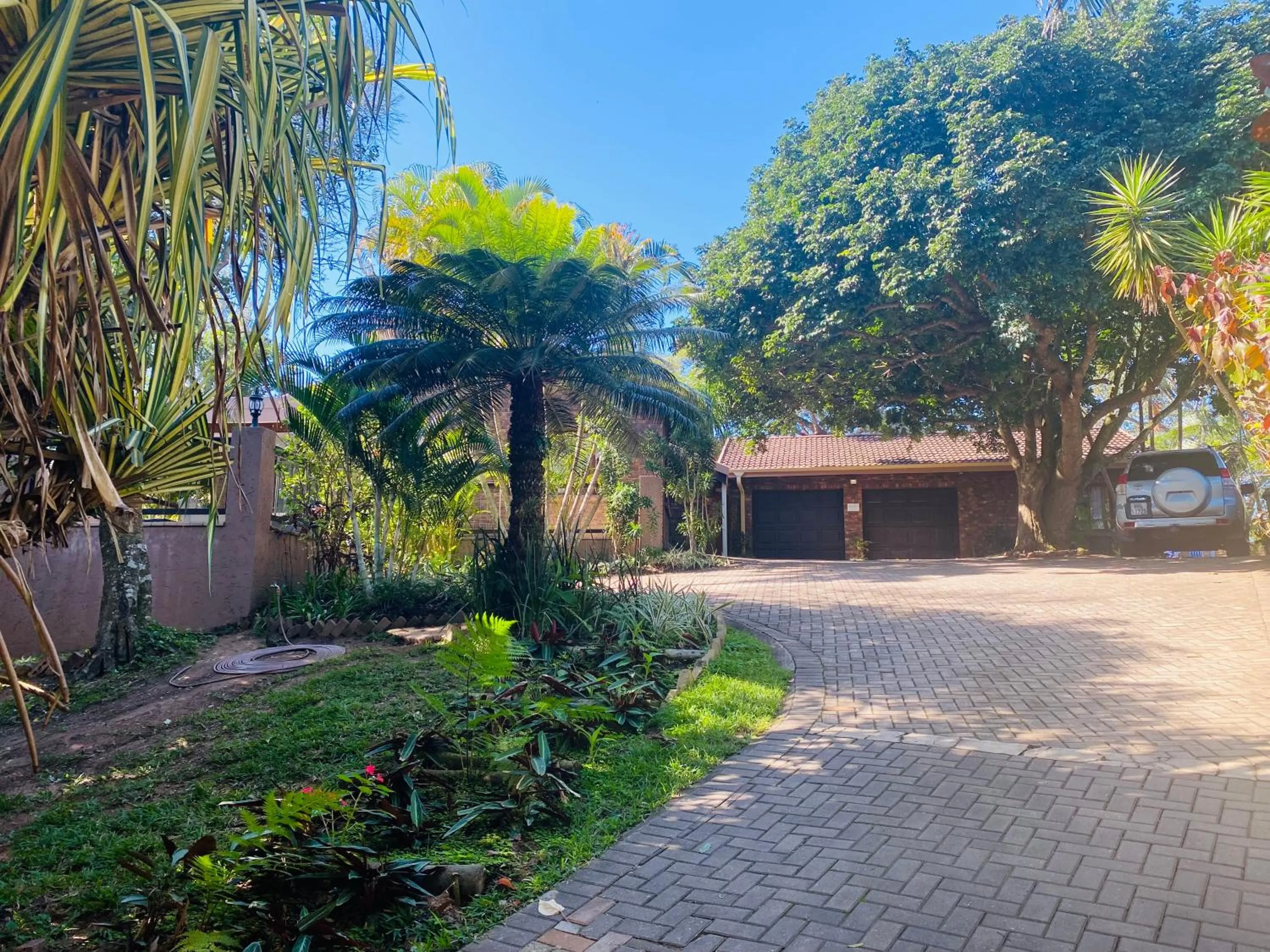 Garden view in Pelican's Nest Holiday Home St Lucia