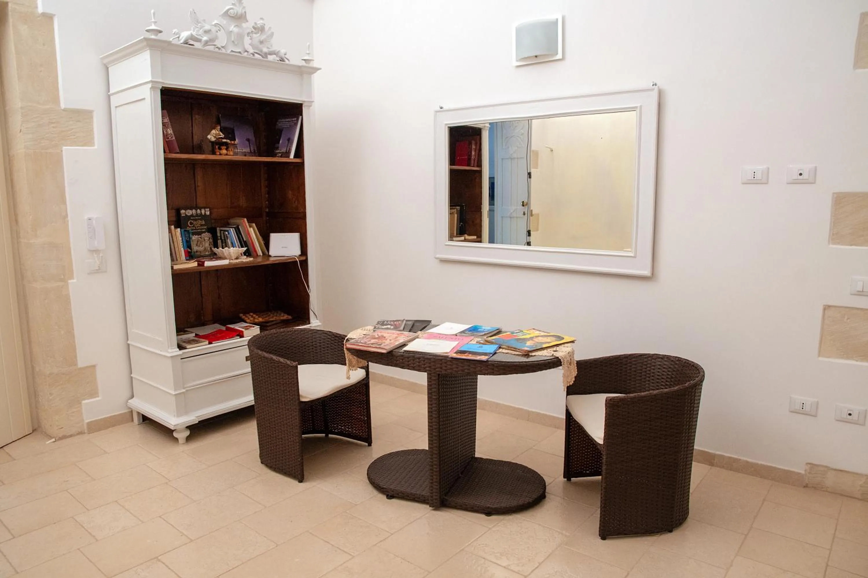 Communal lounge/ TV room in Palazzo Vilei