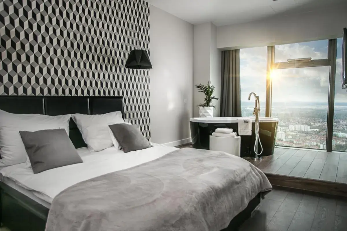 Two-bedroom Apartment with Bathtub in 30th+ Floor Apartments in Sky Tower Two-bedroom Apartment with Bathtub in 30th+ Floor Apartments in Sky Tower