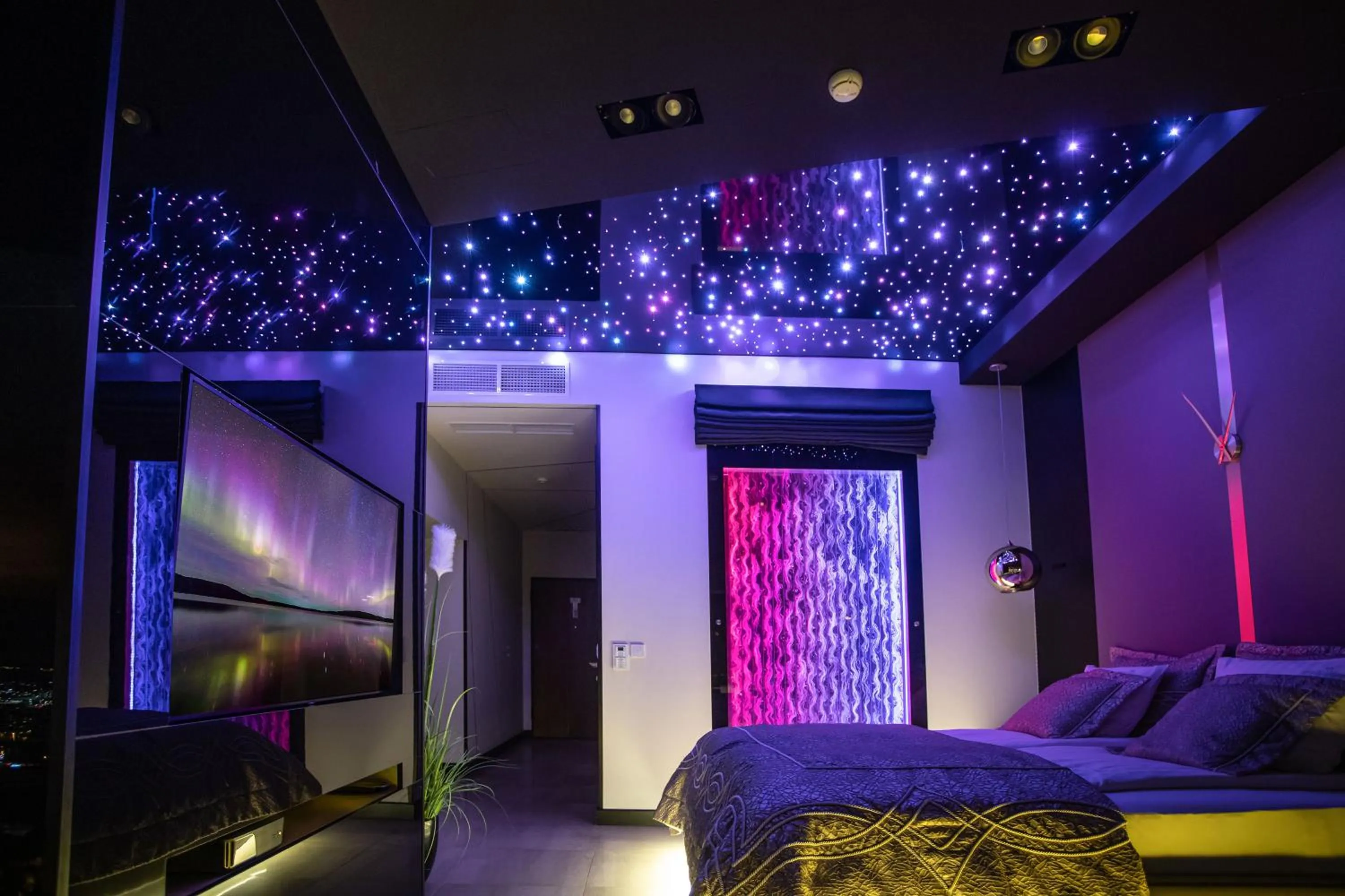 Bed in 30th+ Floor Apartments in Sky Tower