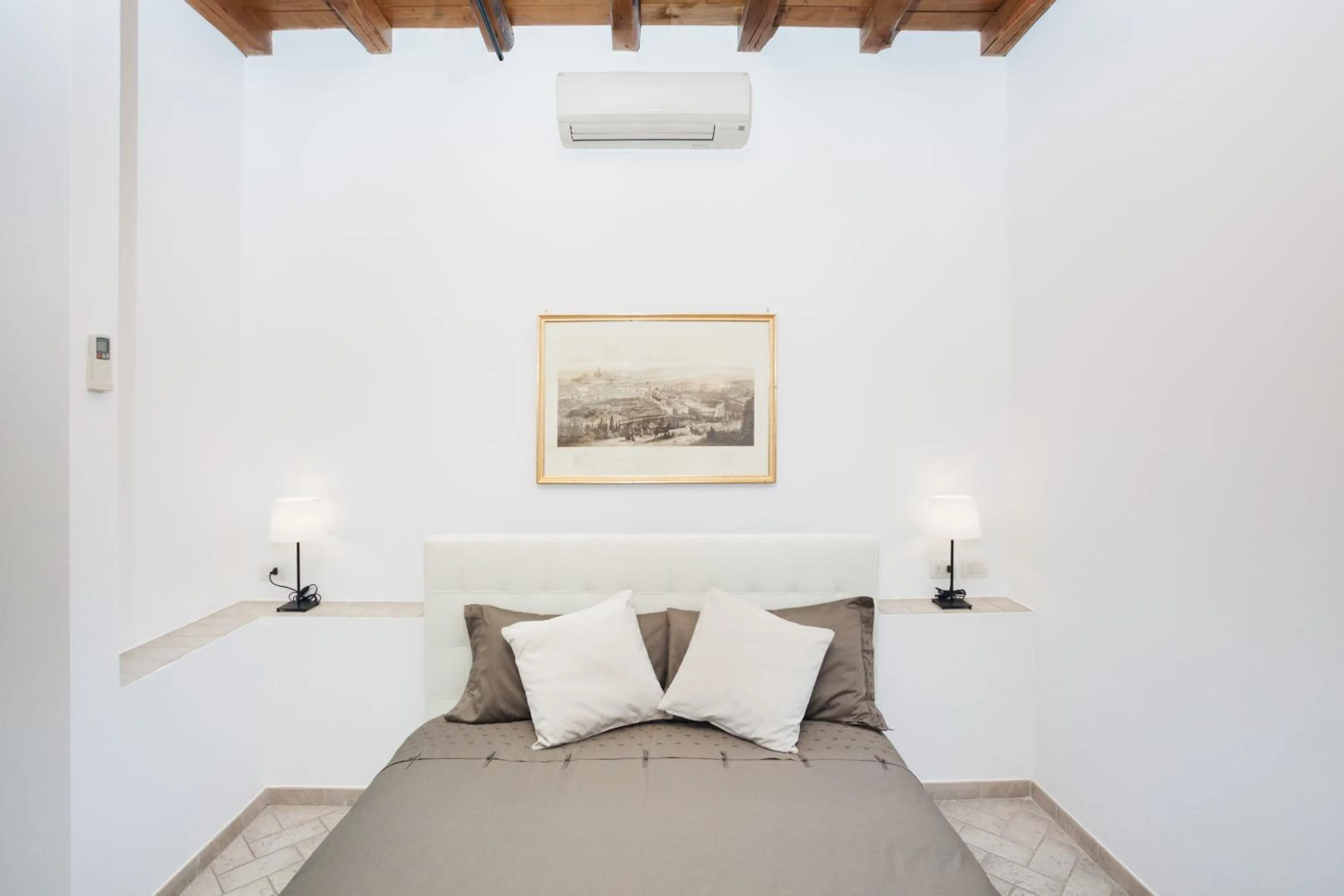 Bedroom, Bed in Tritone 91 Apartments