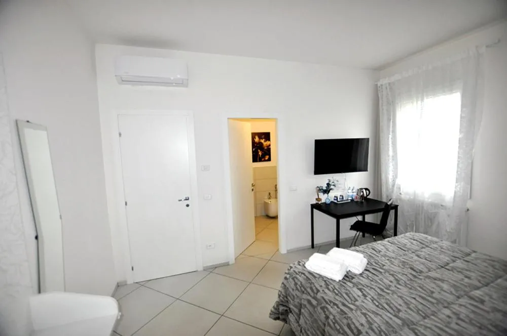 Bathroom, Bed in Gan Eden B&B