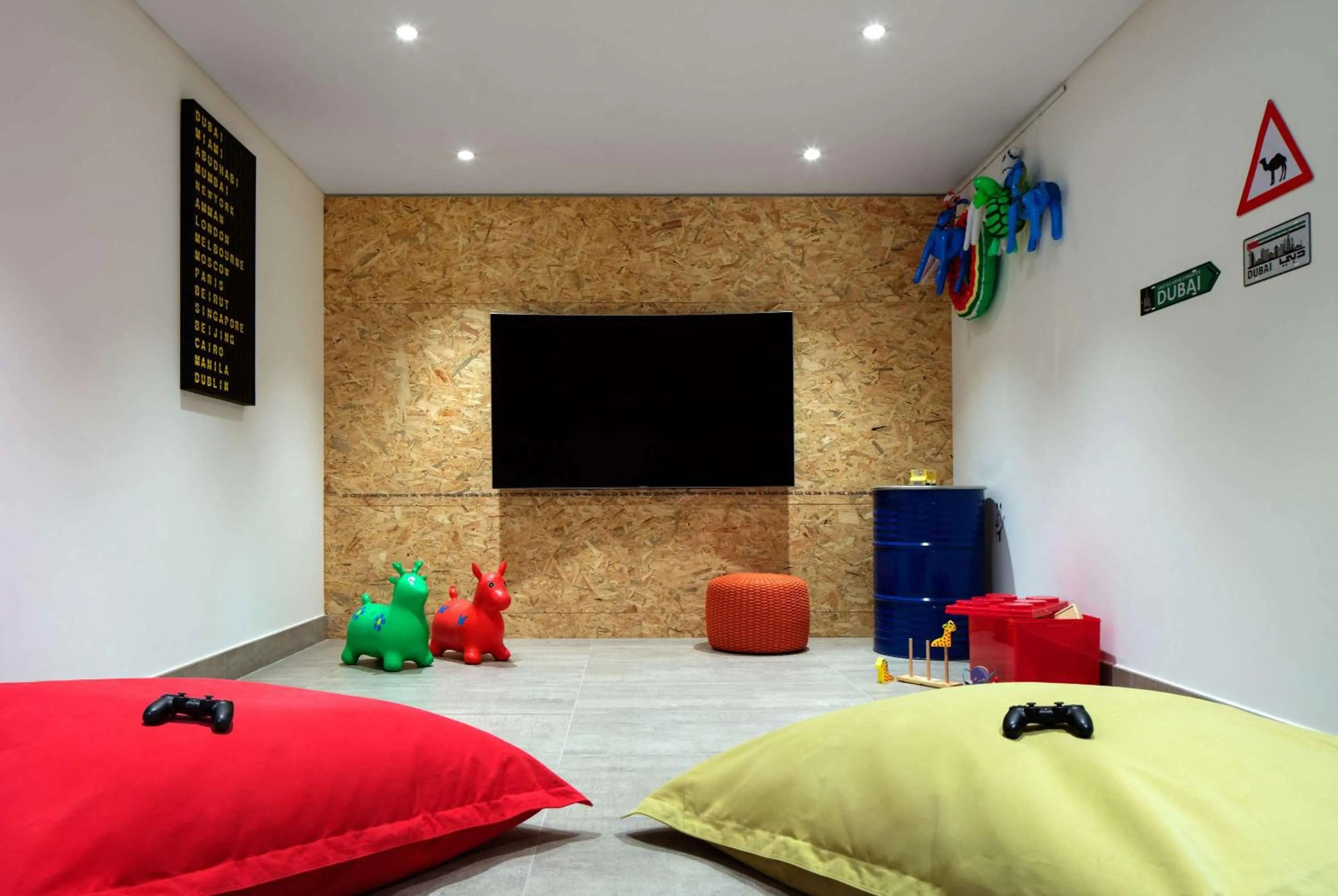 Property building in Rove Healthcare City - Bur Dubai