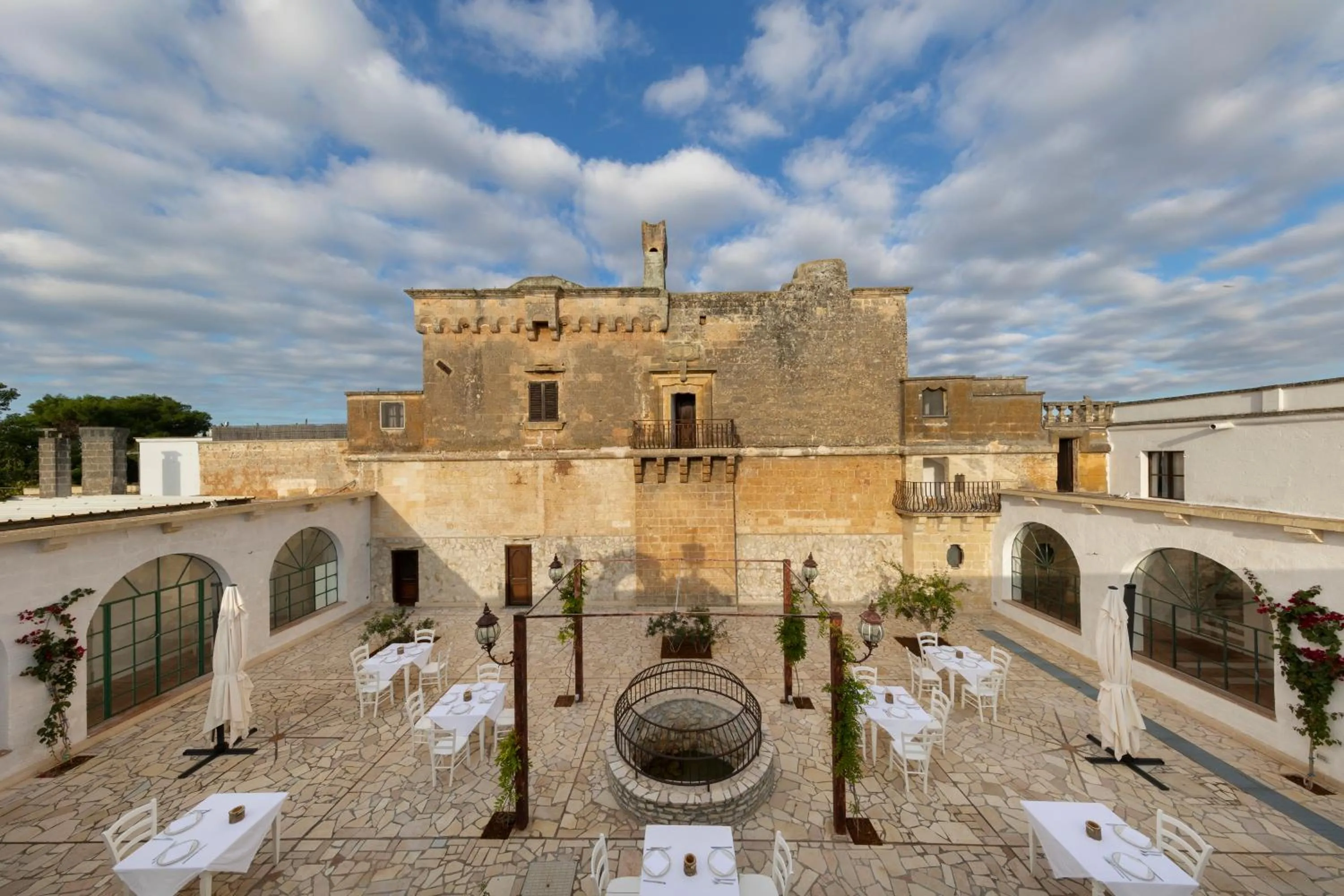 Inner courtyard view in Masseria Zanzara