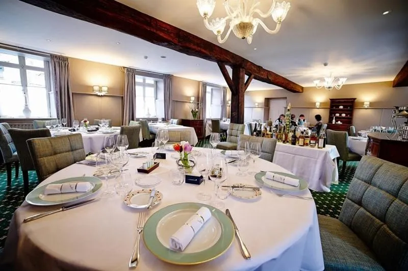 Restaurant/places to eat in Logis Hôtel Restaurant du Moulin