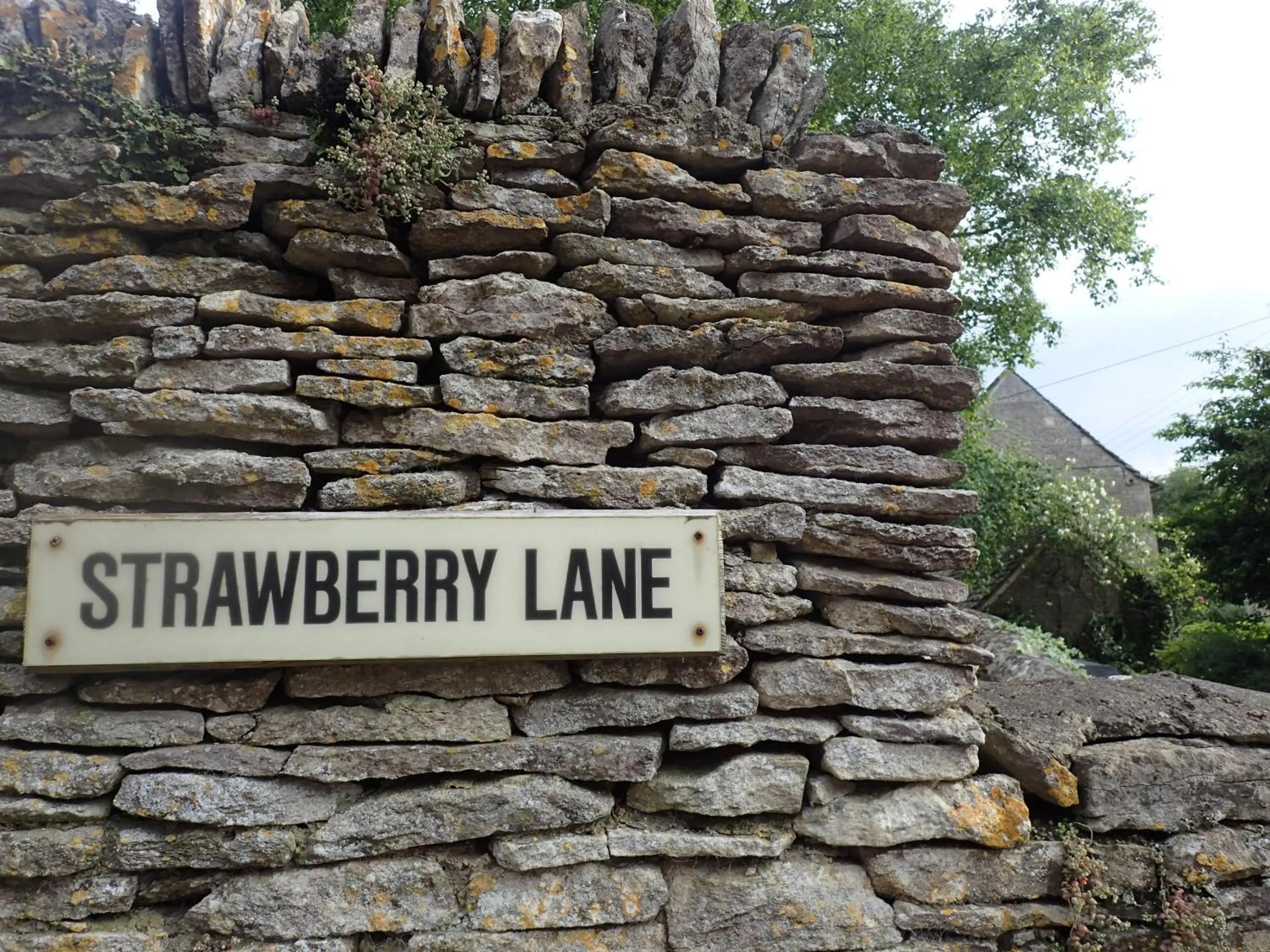Field End House Strawberry Lane Meysey Hampton