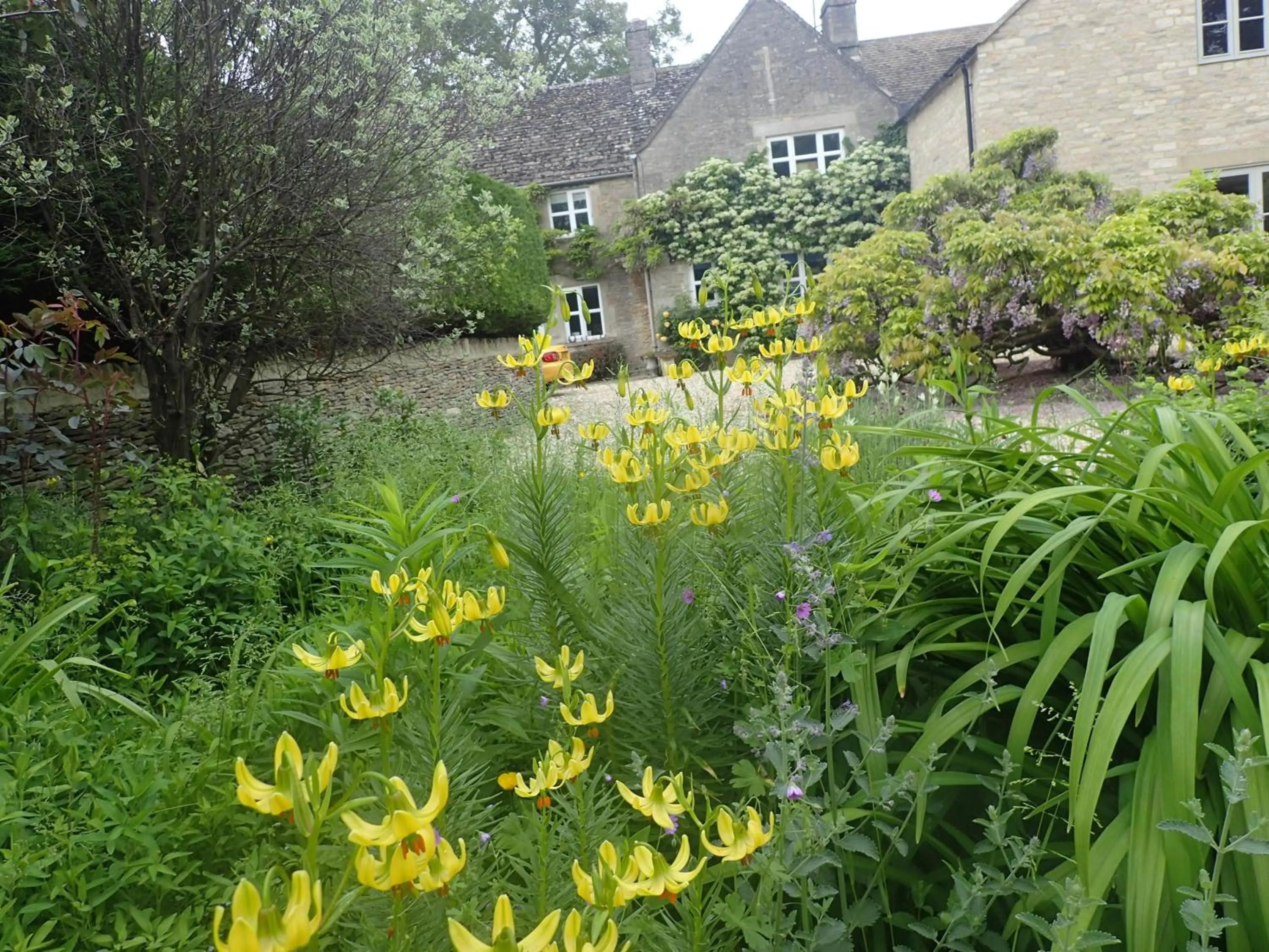 Field End House Strawberry Lane Meysey Hampton