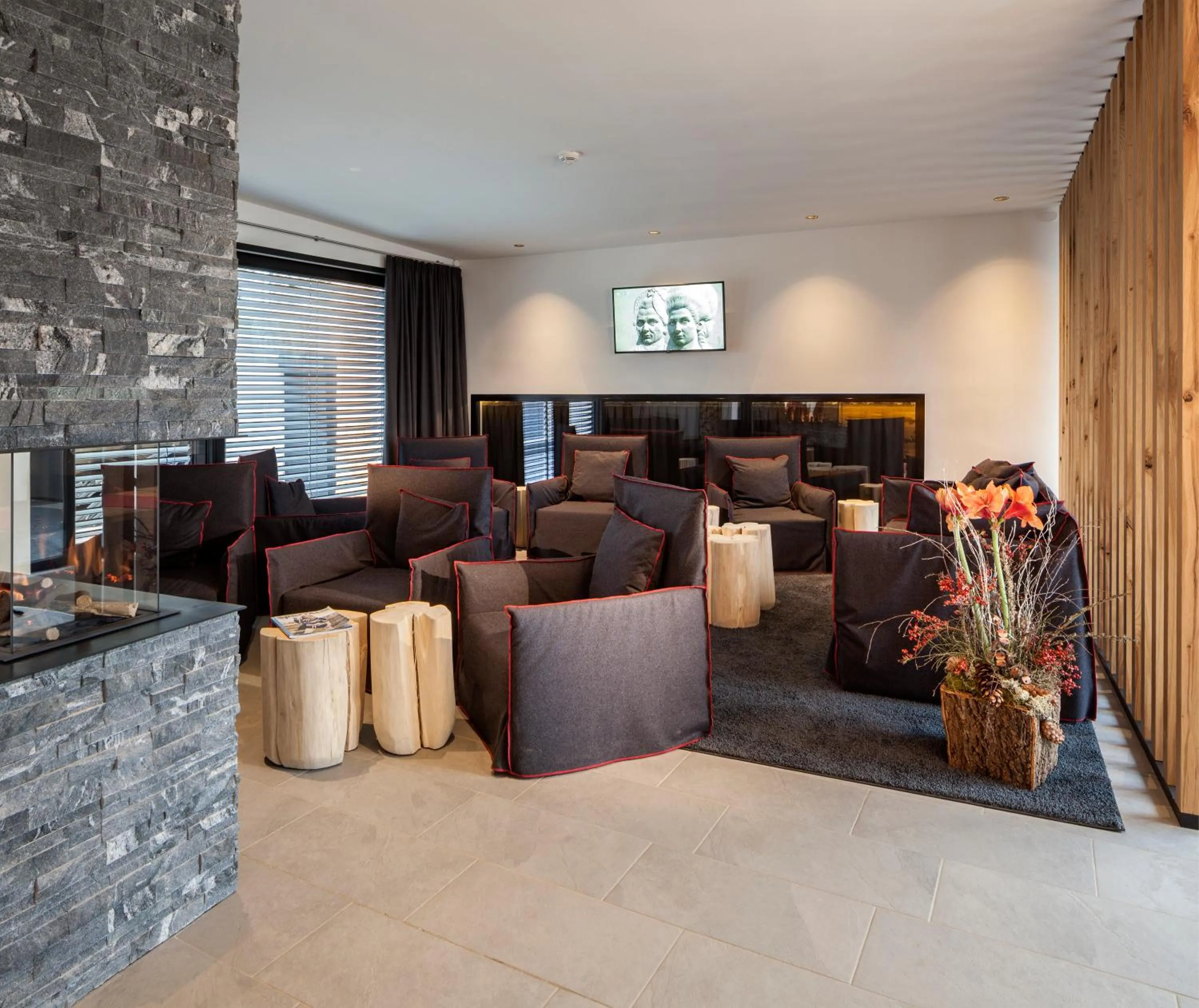 Internal: Not applicable to any particular room in Das Heimsitz