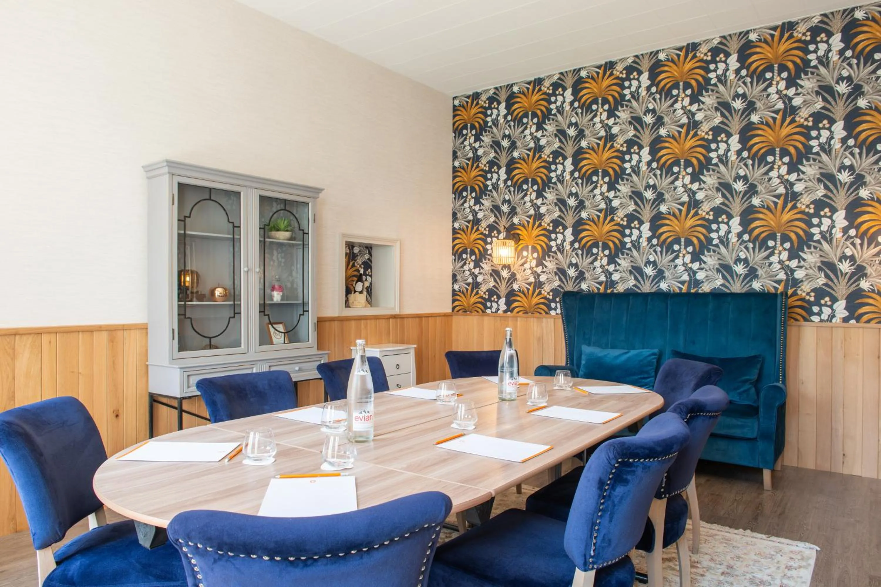 Communal lounge/ TV room in Le Relais Des Landes - Demeures et Chateaux