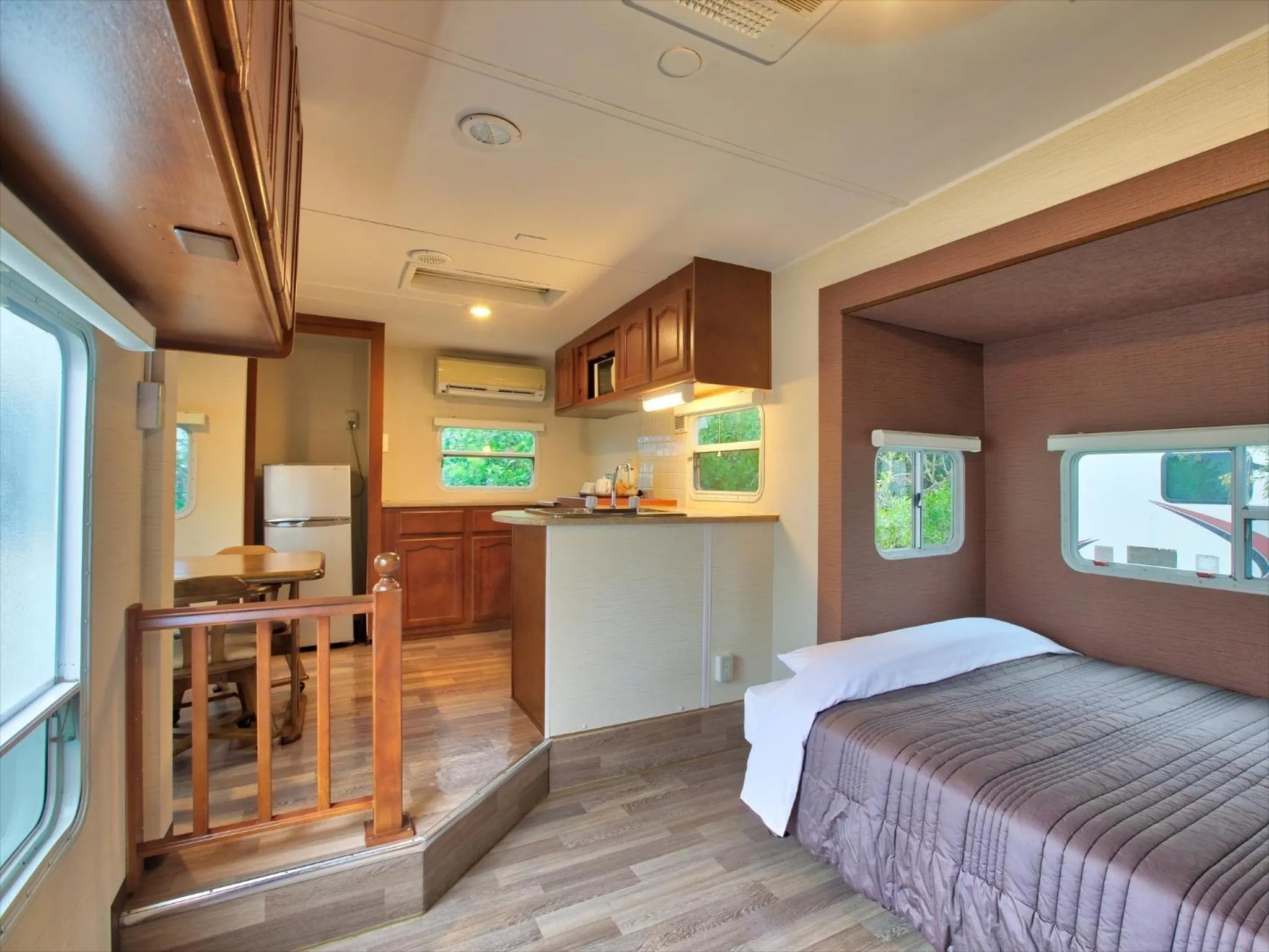 Photo of the whole room, Bed in Wood Pecker Nakijin