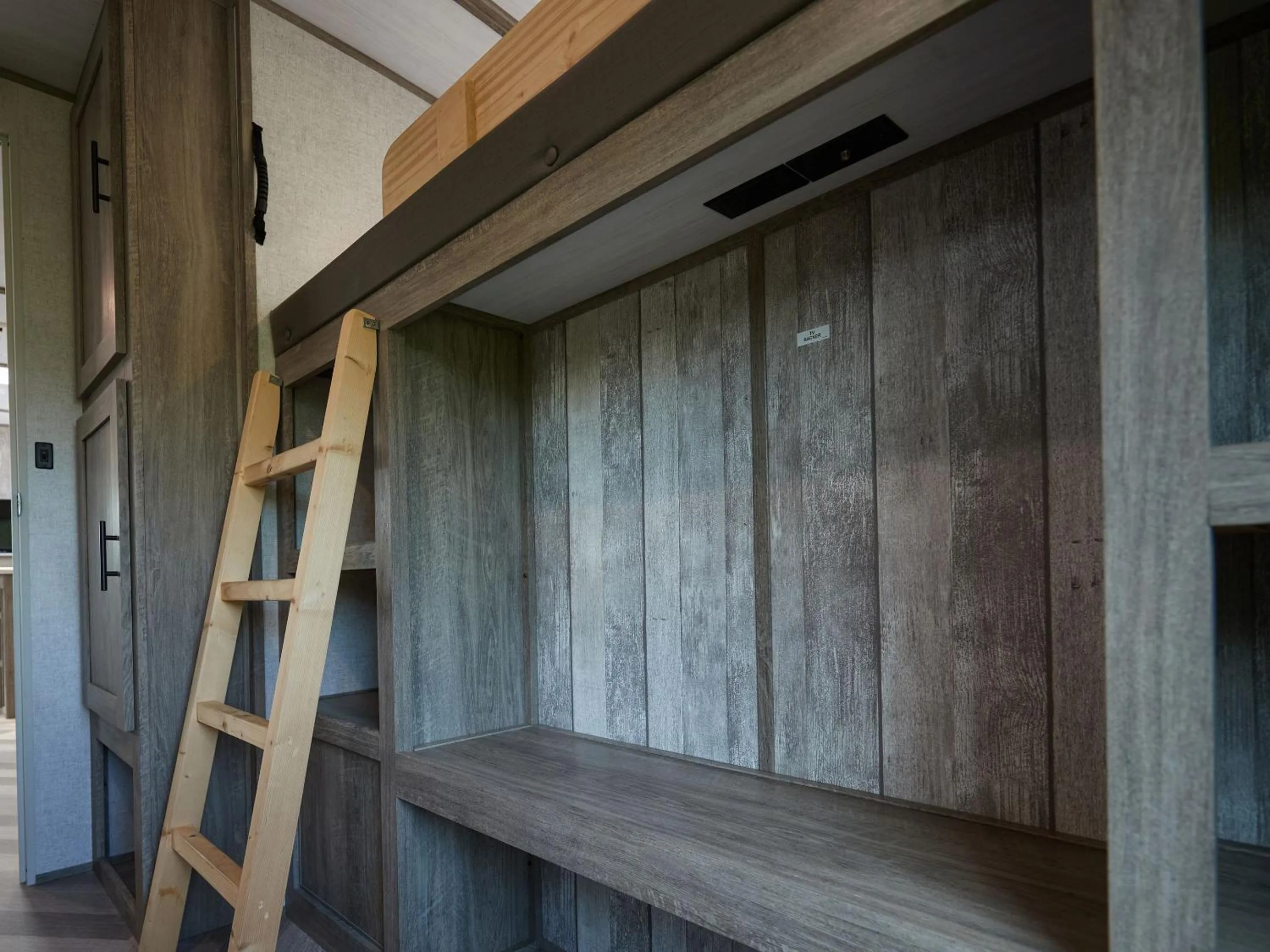 bunk bed in Wood Pecker Nakijin