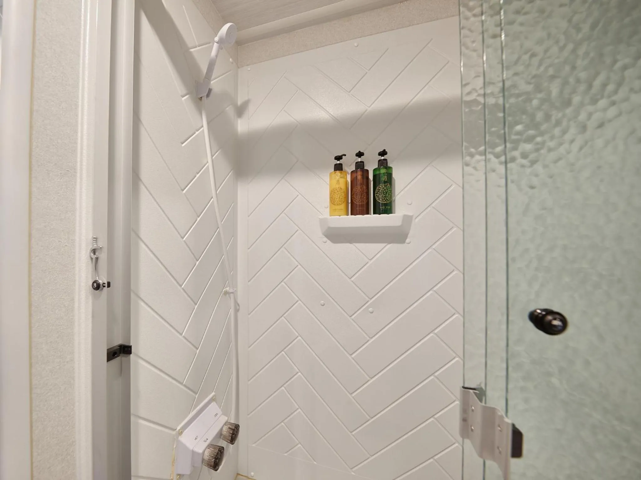 Shower in Wood Pecker Nakijin