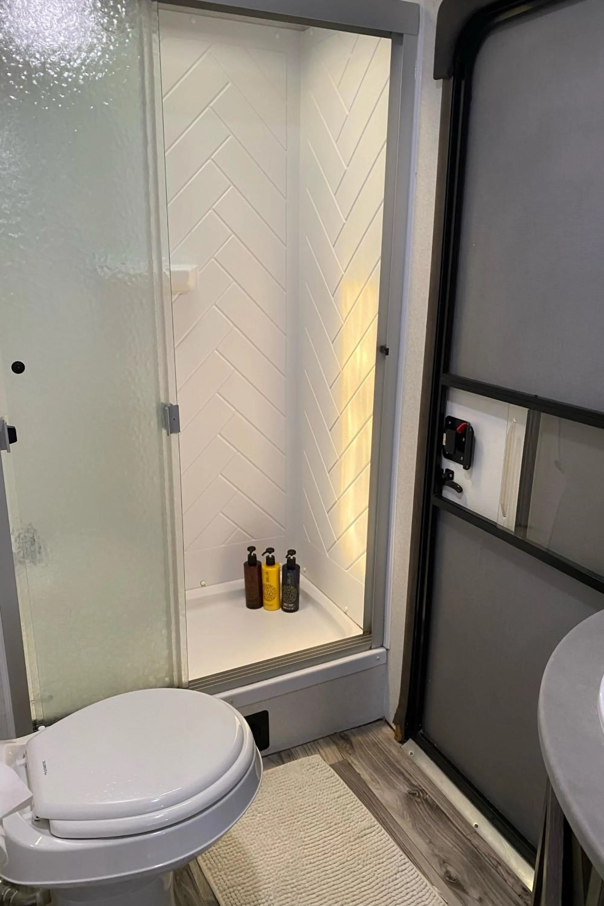 Shower in Wood Pecker Nakijin