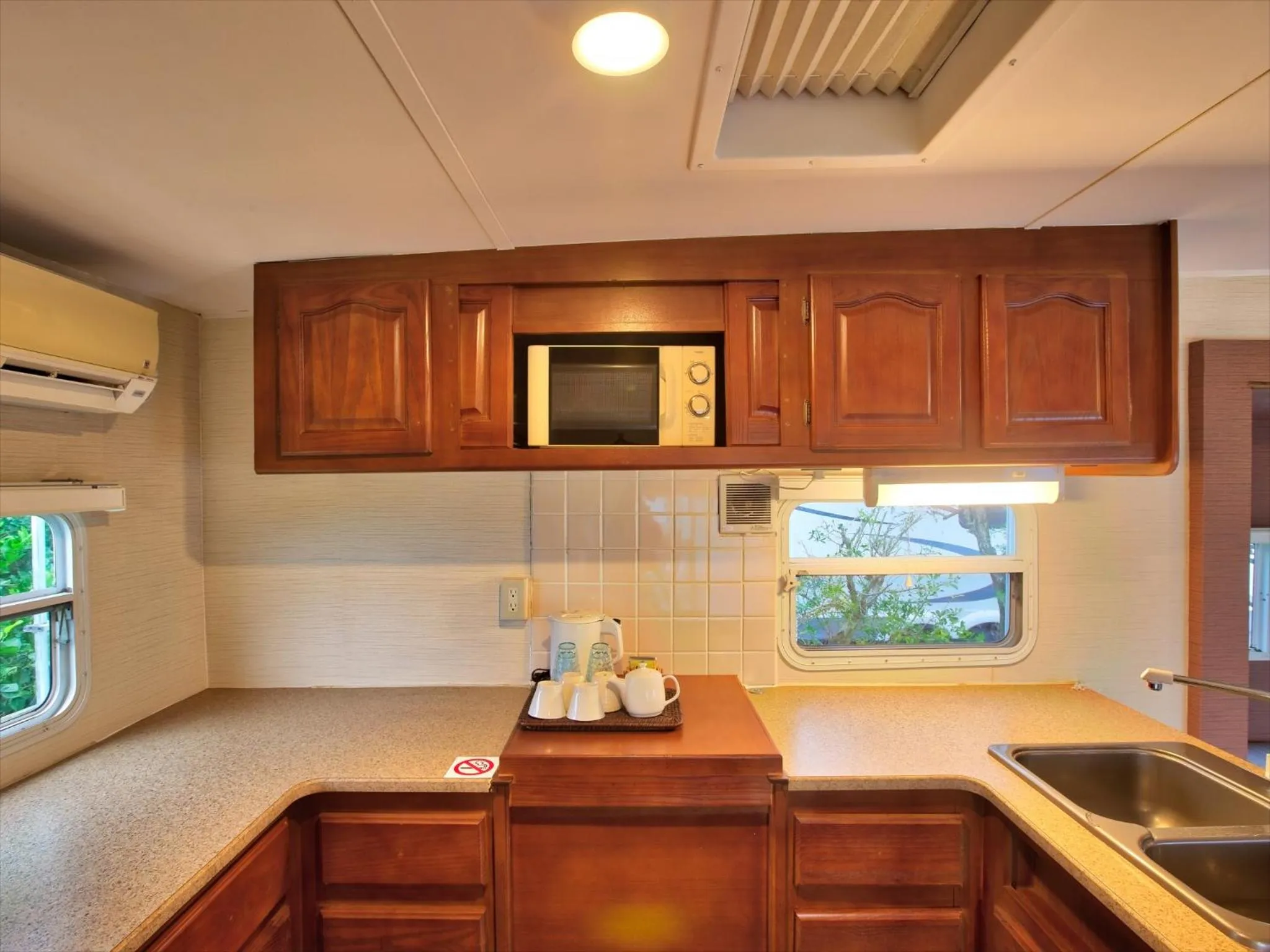 Kitchen or kitchenette in Wood Pecker Nakijin