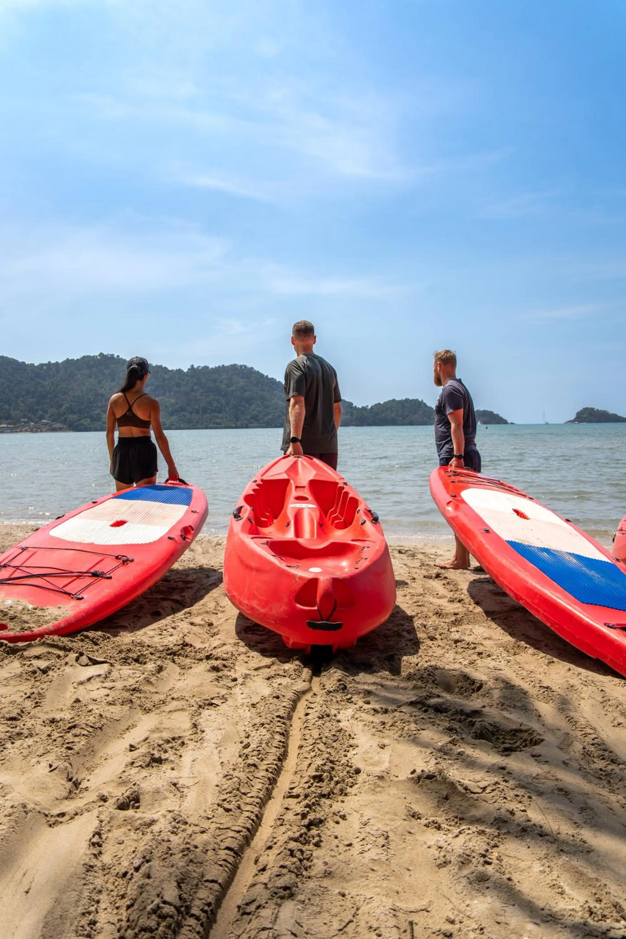group of guests in Peninsula Beach Resort