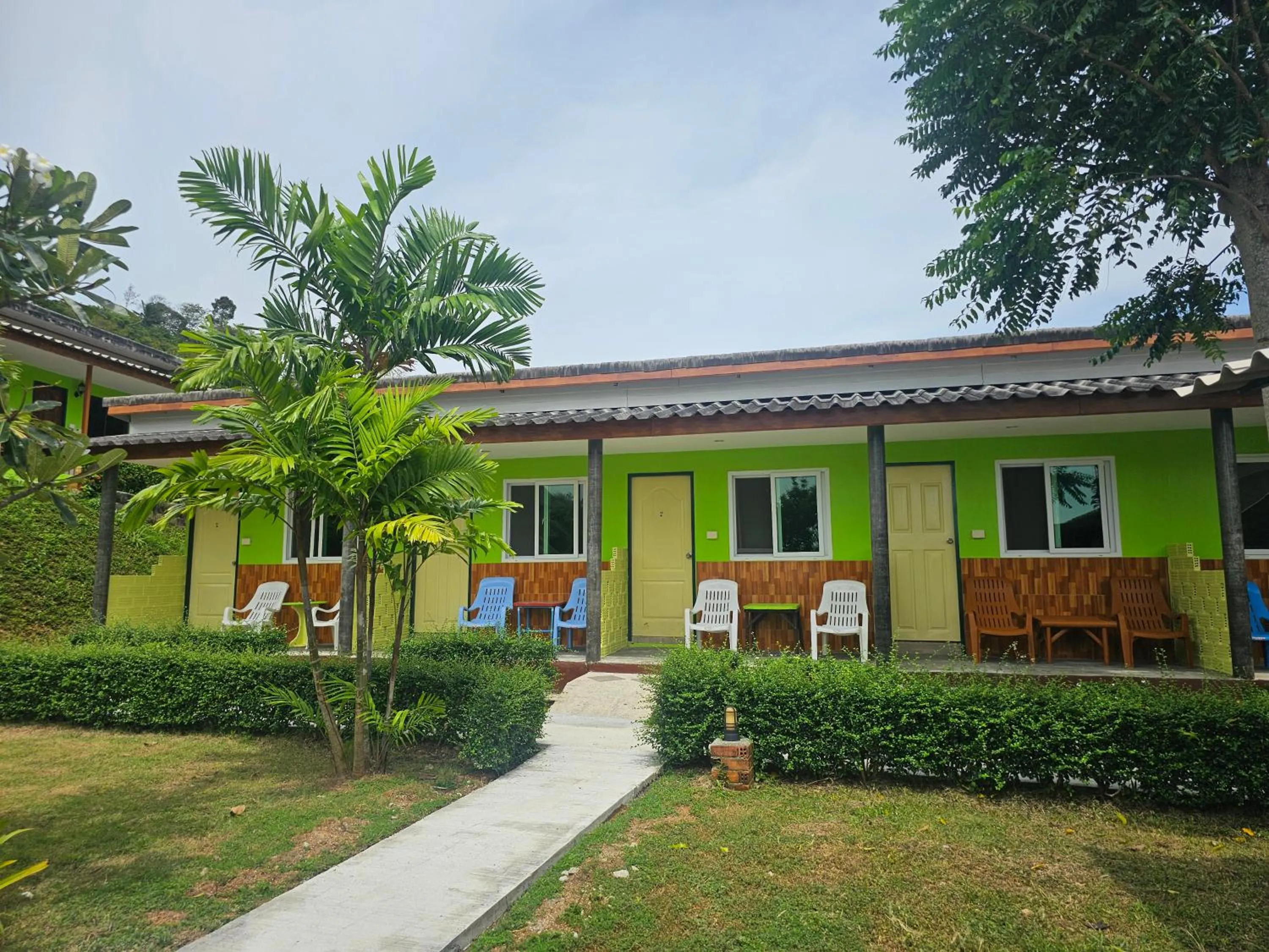 Property building in Cottage Hill at Lanta