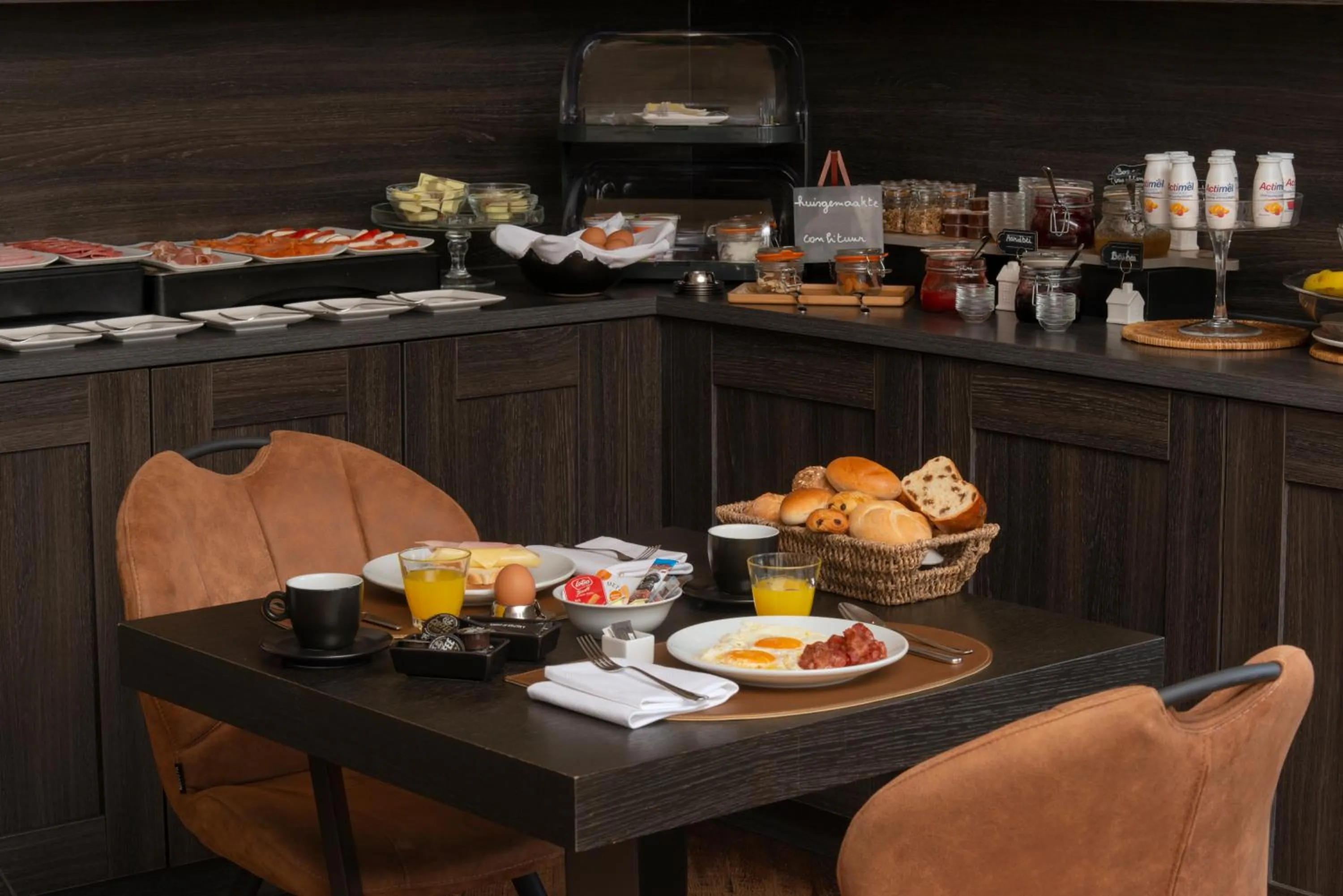 Buffet breakfast in Hotel Mardaga